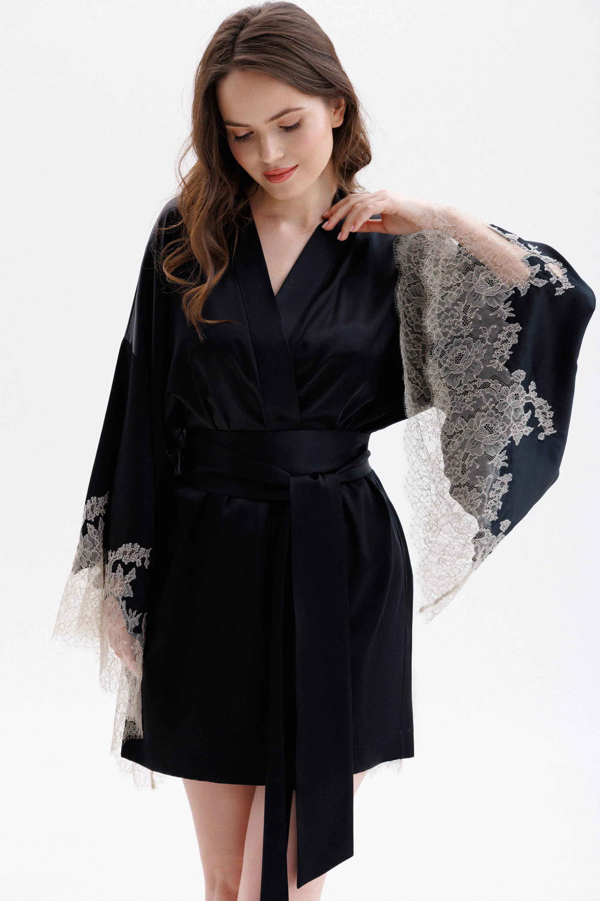 Short Silk Kimono in Black with Nude Caudry Lace