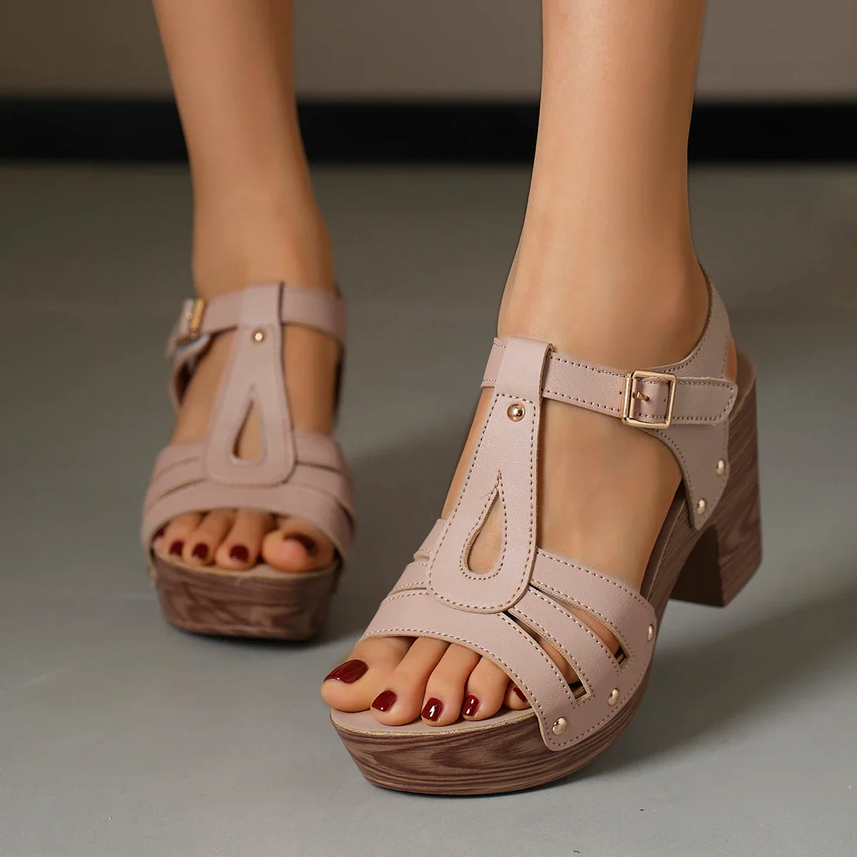 Leona Sandals
