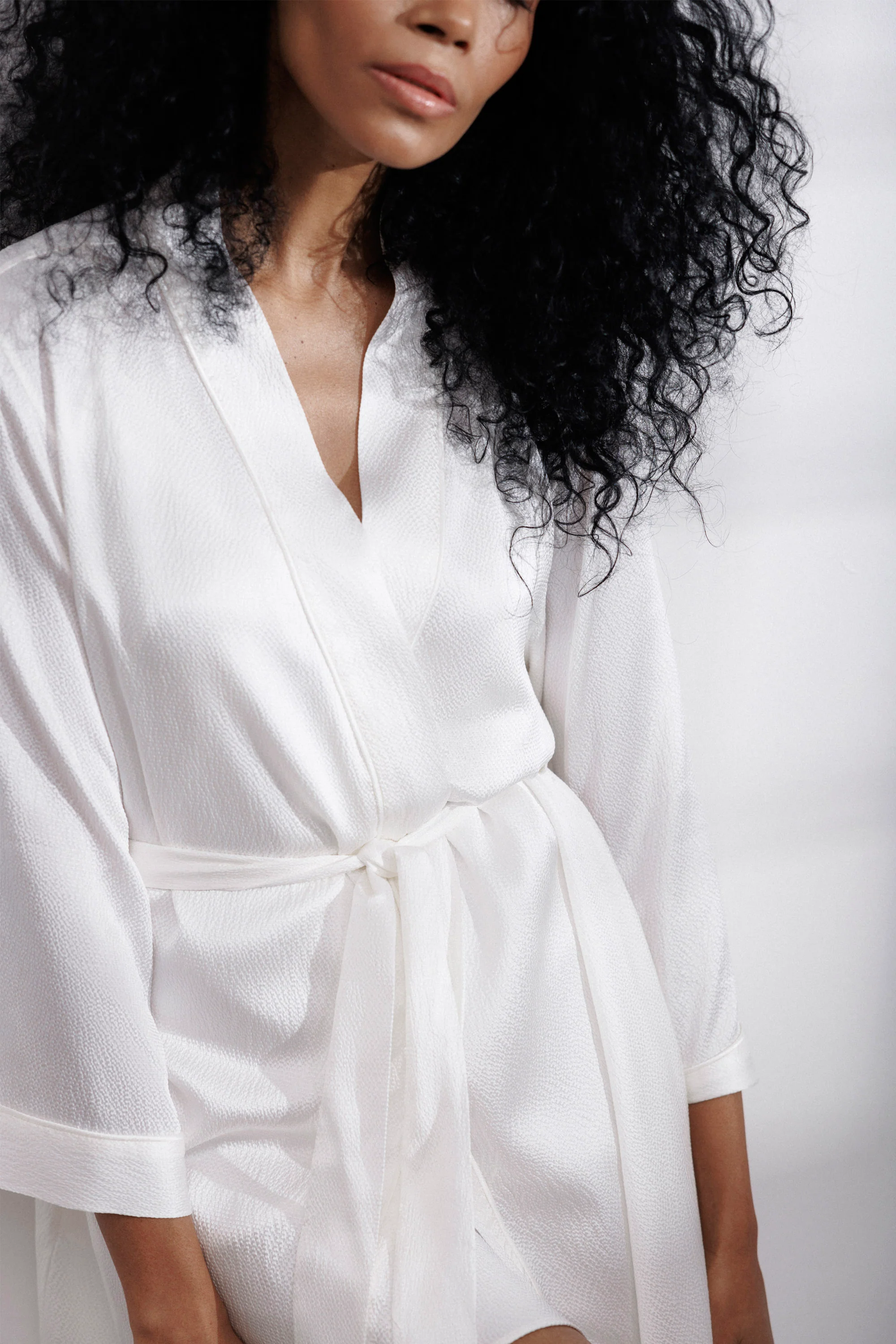 Bubble Silk Short Robe in Off-White
