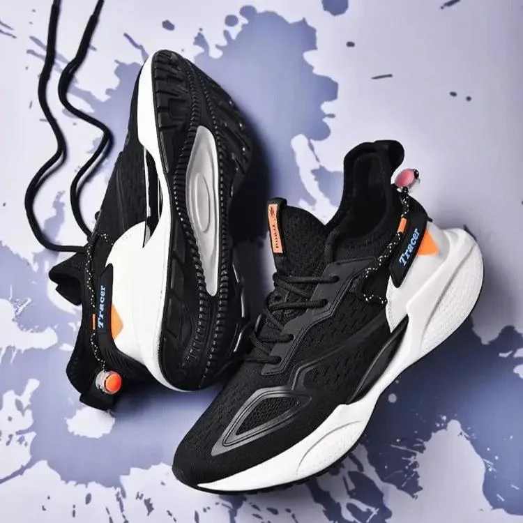 Tracer Sneakers