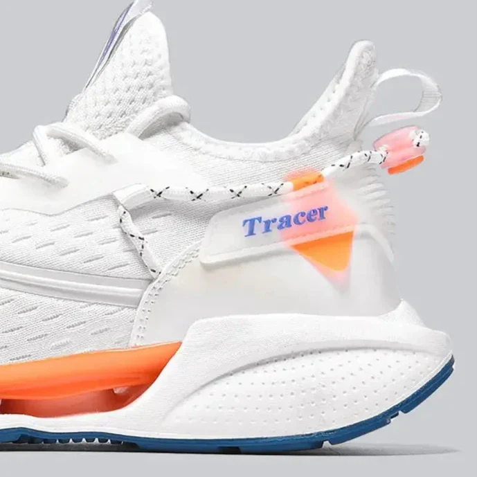 Tracer Sneakers