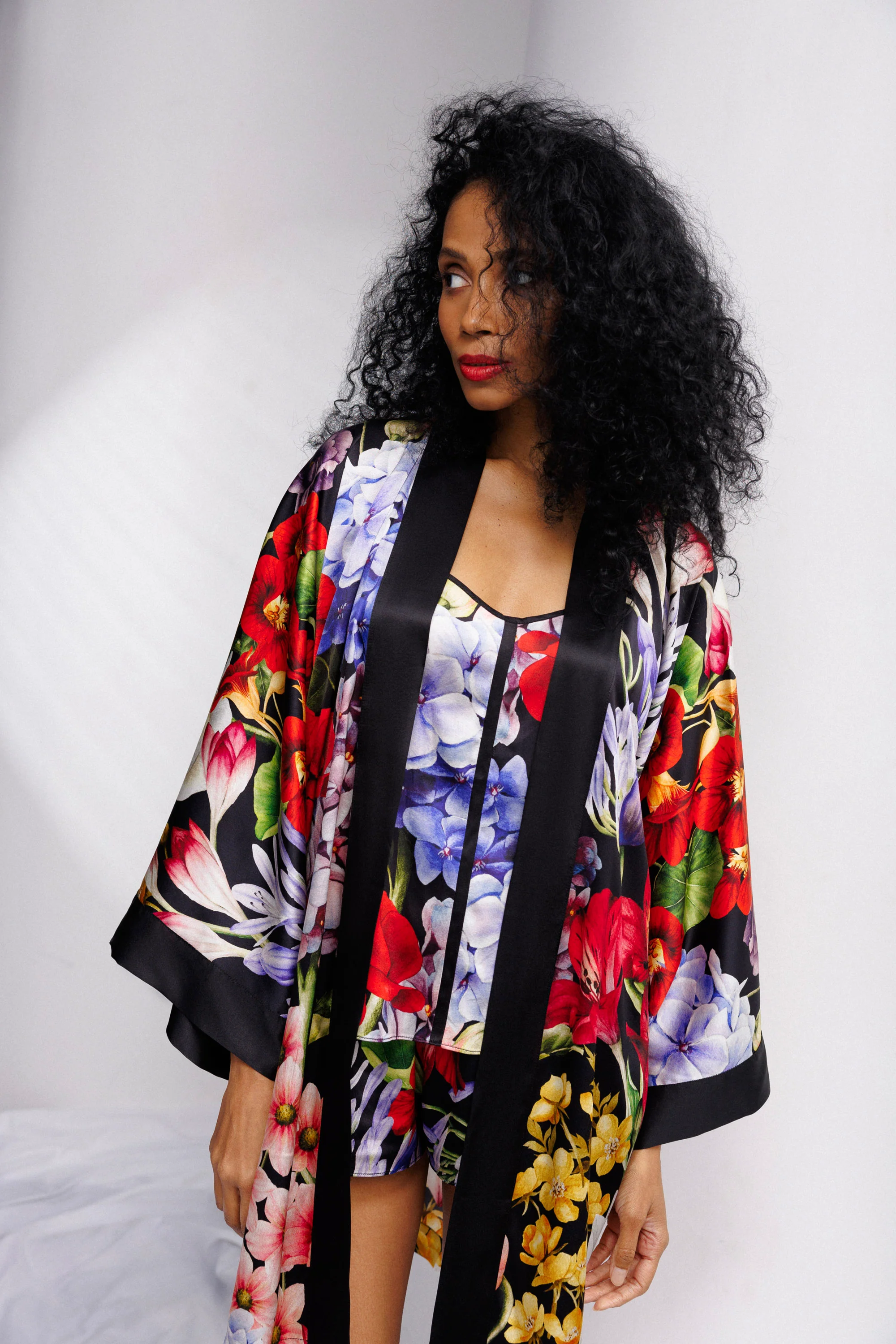 Wild Bloom Short Robe in Black