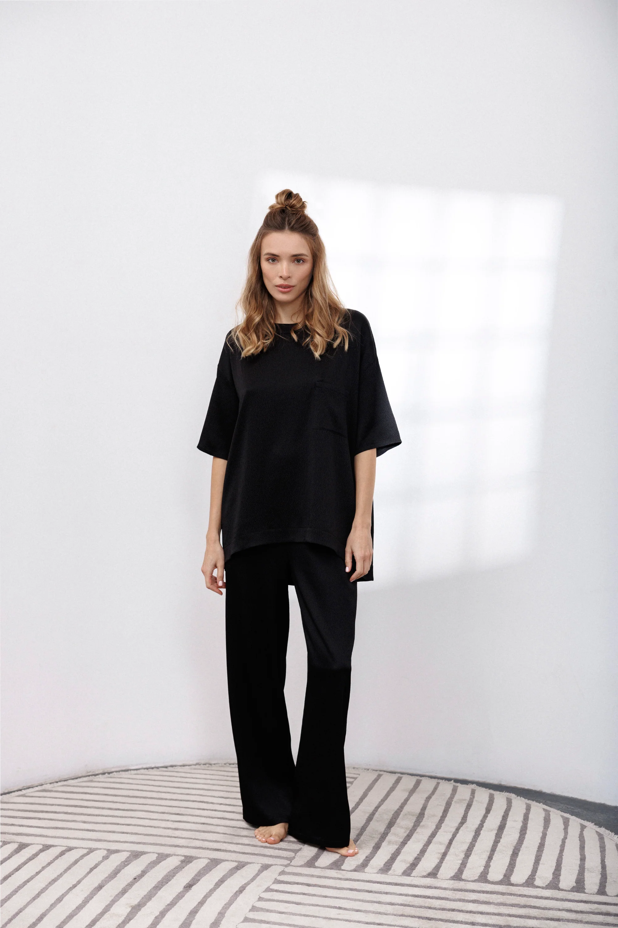 Bubble Silk Relaxed Pants in Black