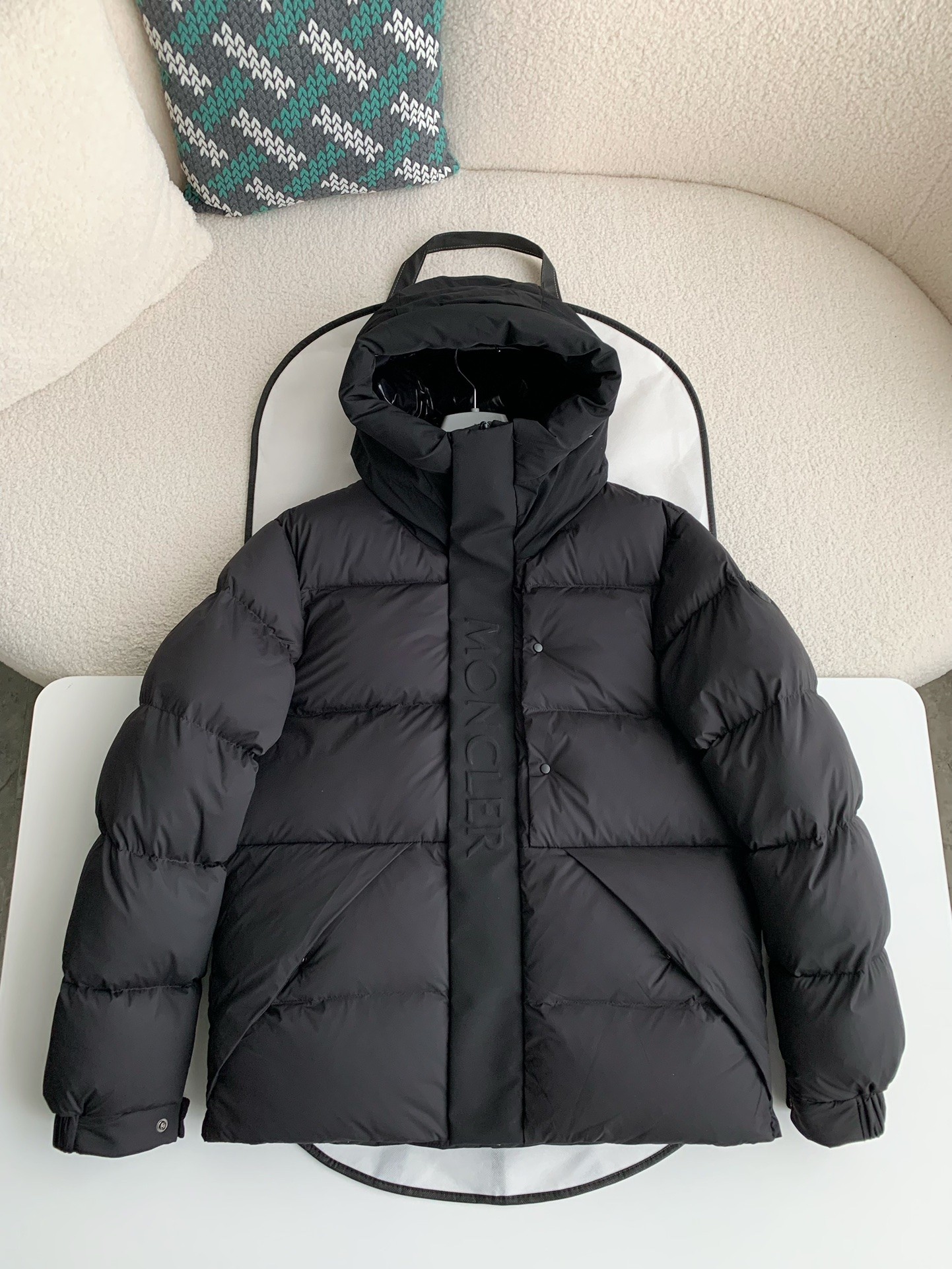 【#2345】Moncler Montbeliard down jacket