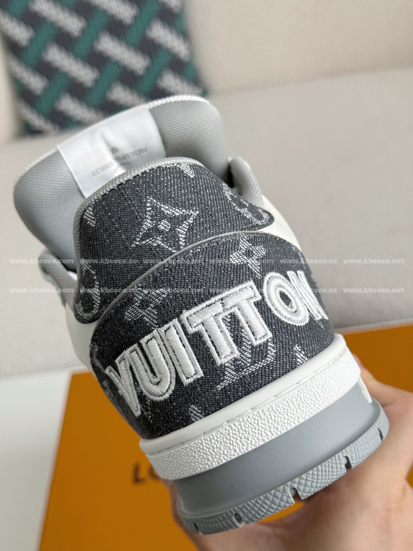 【#3944】 LOUIS VUITTON TRAINER SNEAKERS