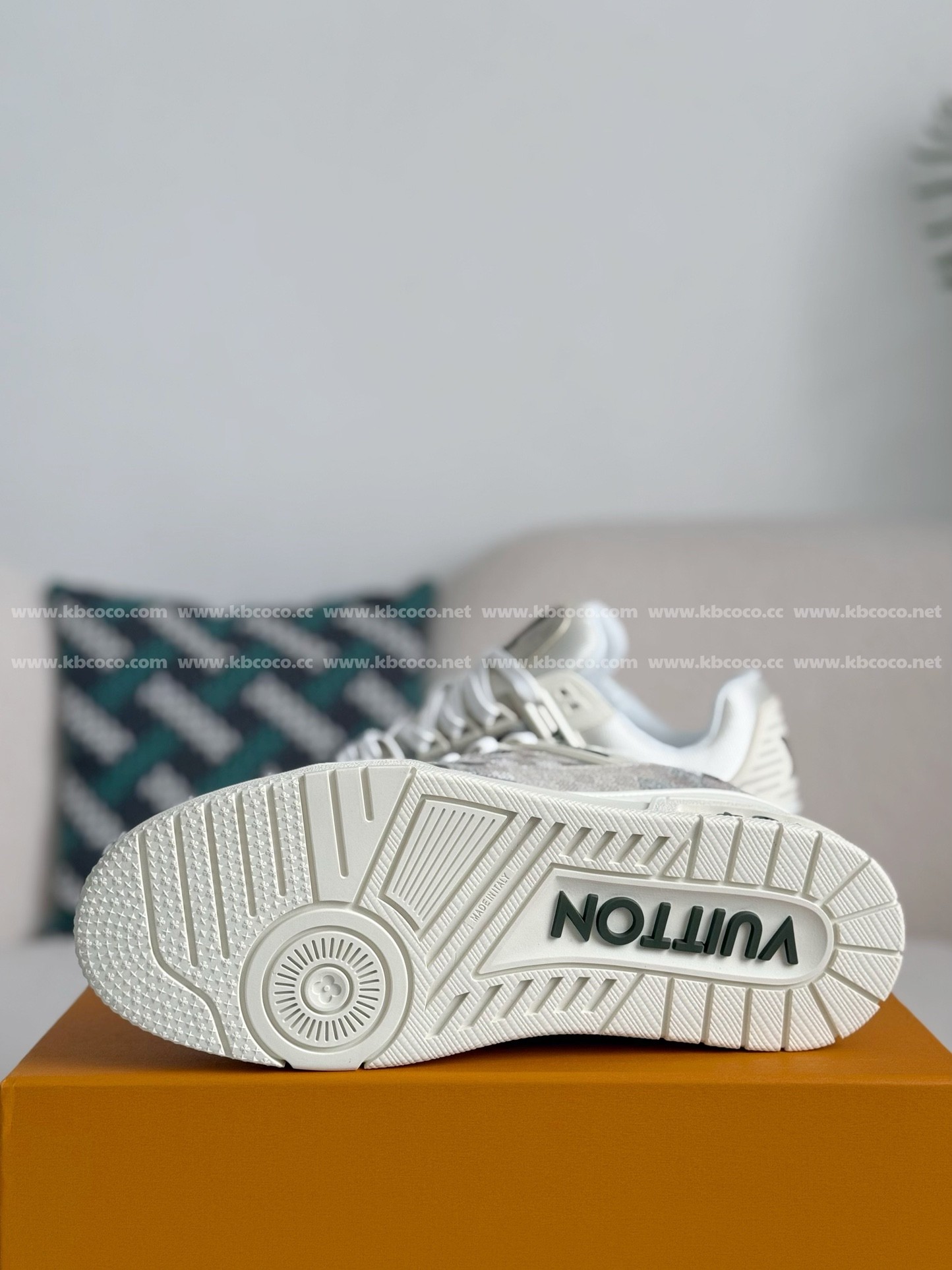 【#4427】 LOUIS VUITTON TRAINER SNEAKERS