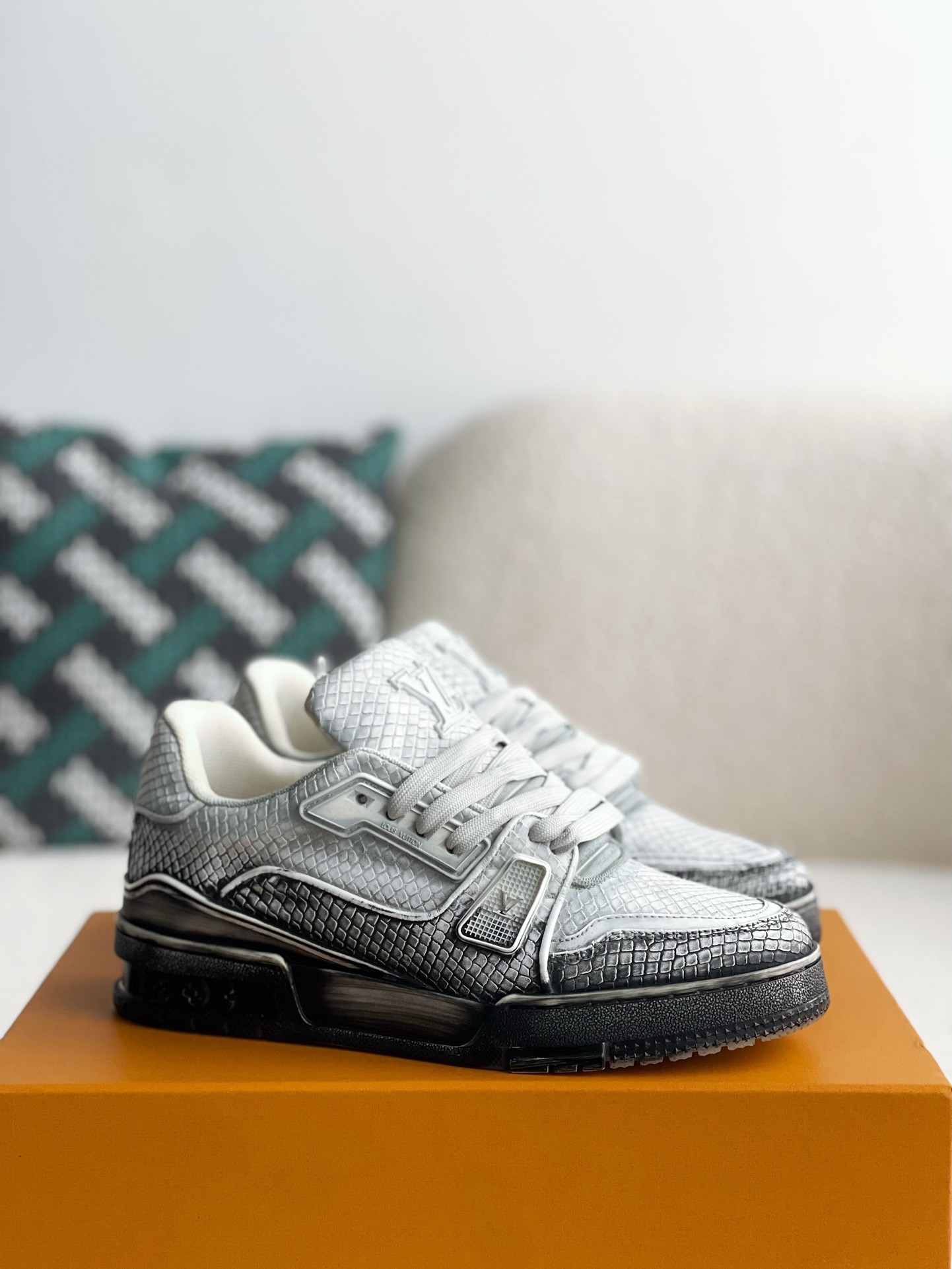 [#3315」 LOUIS VUITTON TRAINER SNEAKERS