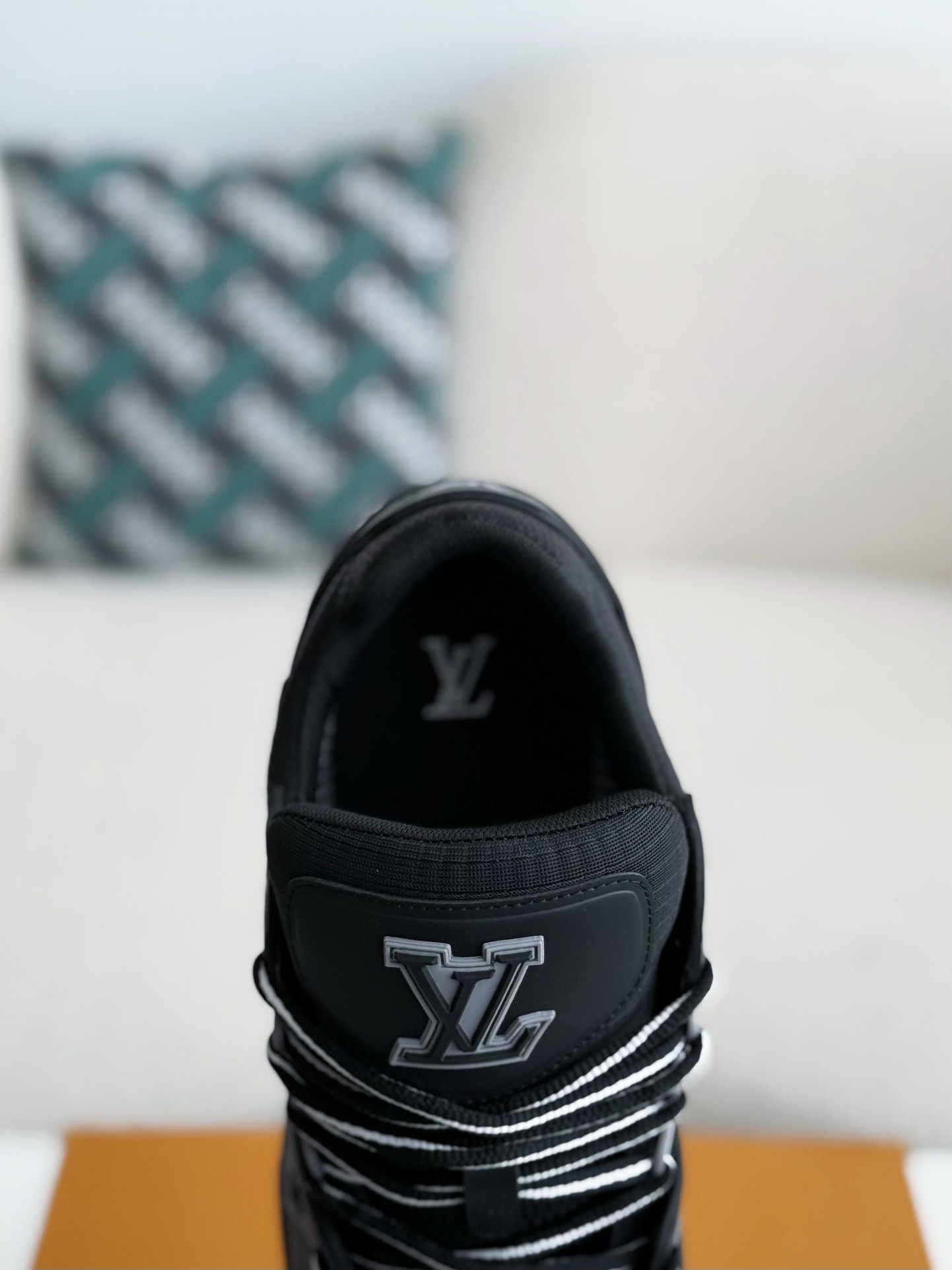 [#3905] LOUIS VUITTON TRAINER SNEAKERS