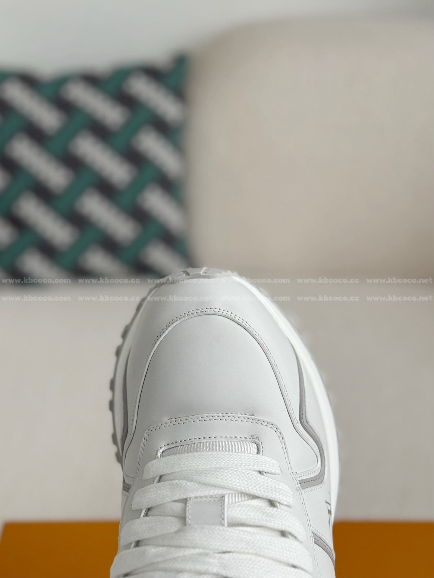 【#5677】LOUIS VUITTON RUN AWAYCASUAL SHOES