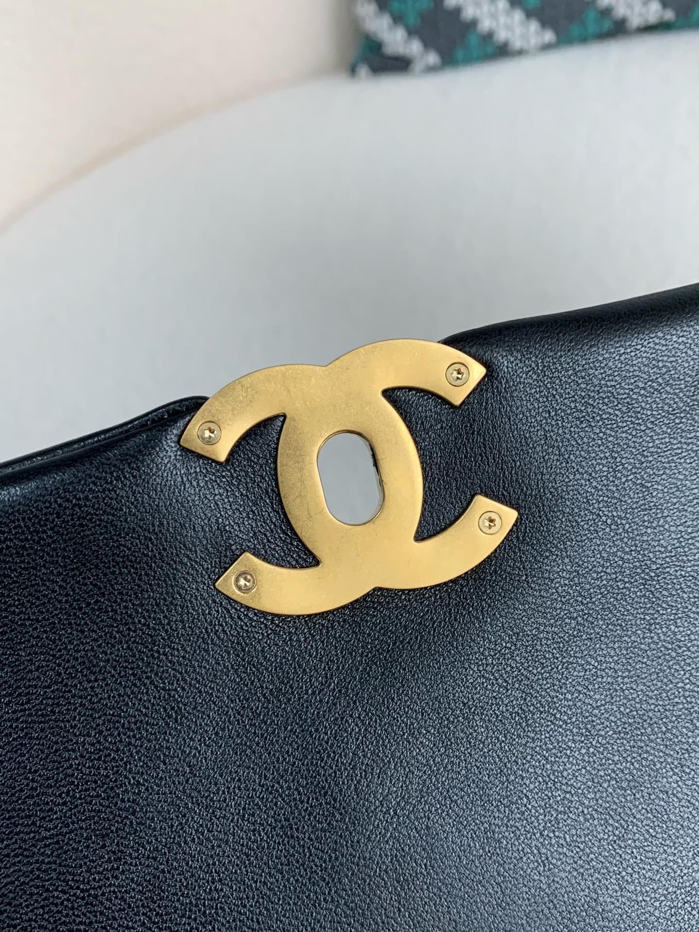 Chanel handbag AS11611