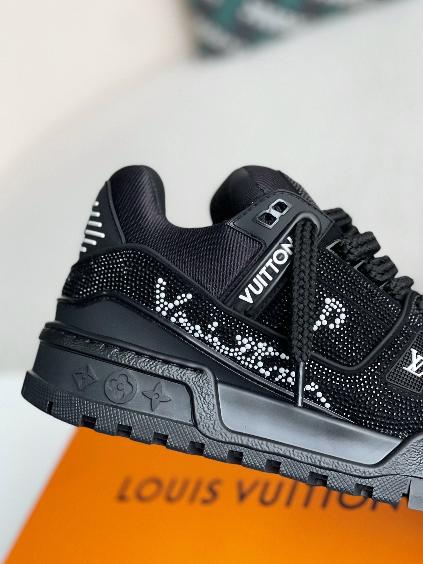 LOUIS VUITTON TRAINER MAXI SNEAKERS