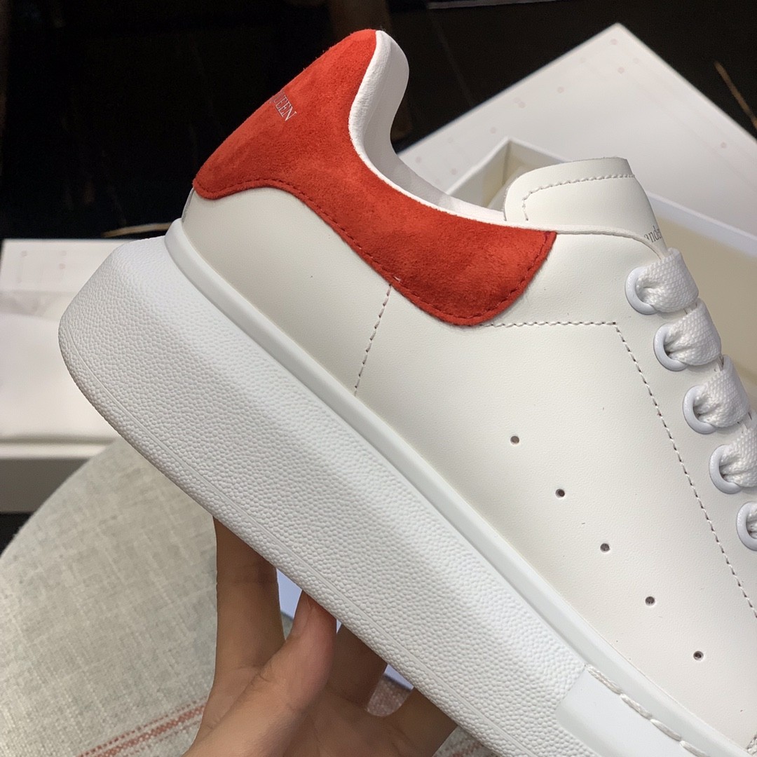 Alexander McQueen MO Red velvet tail Sneakers