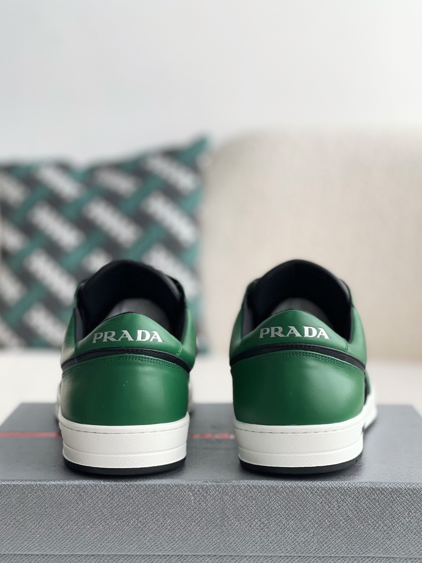 【#3290】 Prada Sneakers