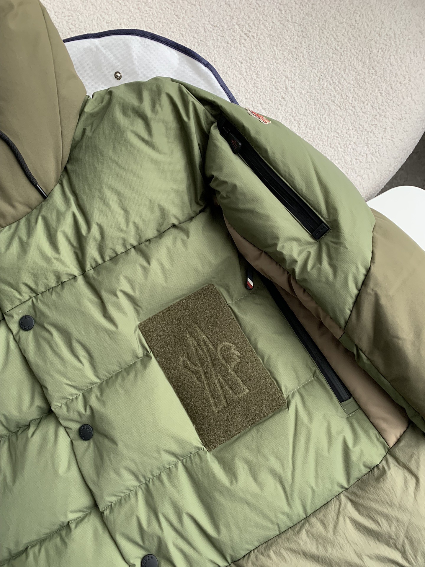 【#2532】 Moncler down jacket