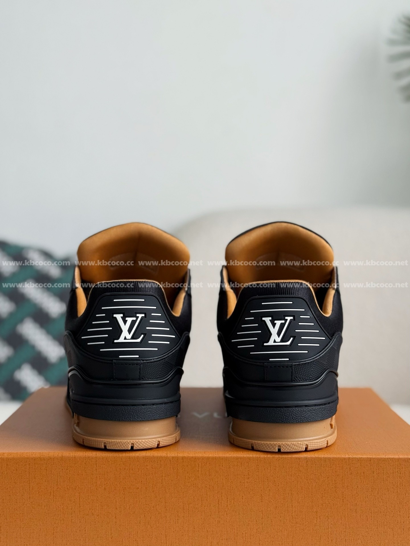 【#5441】 LOUIS VUITTON TRAINER SNEAKERS
