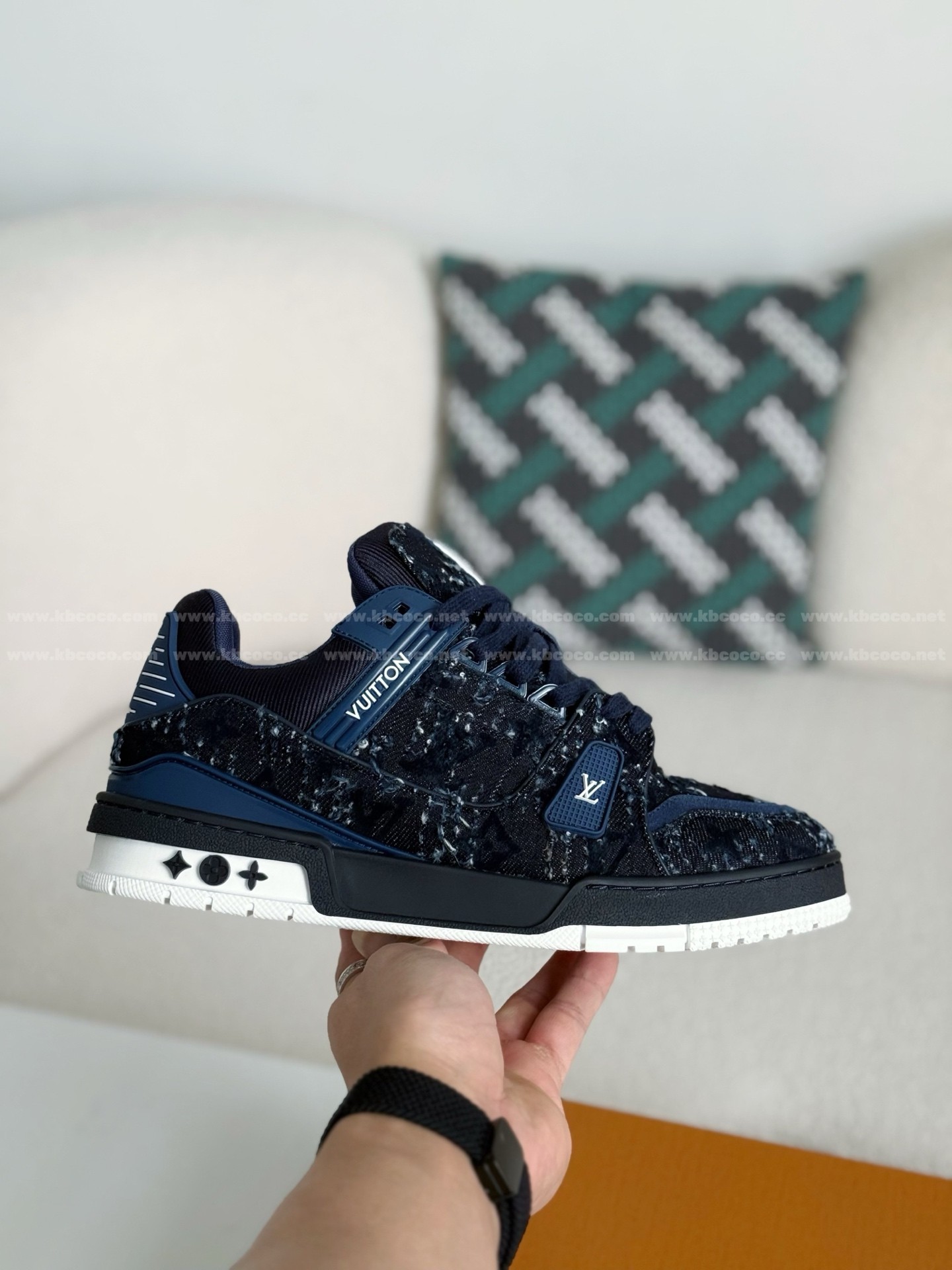 【#5802】 LOUIS VUITTON TRAINER SNEAKERS