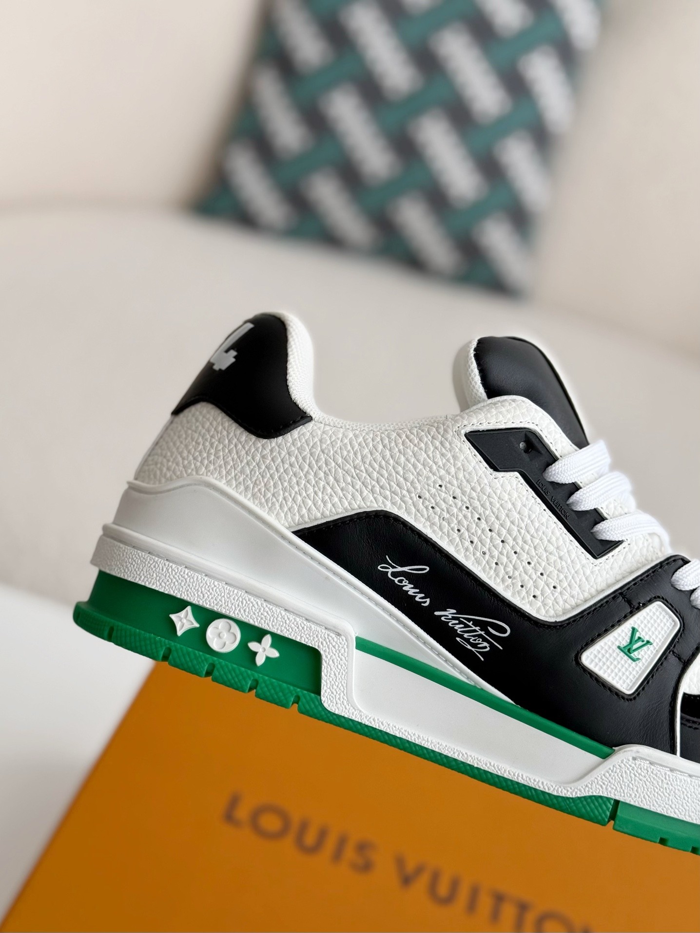 [#3722」 LOUIS VUITTON TRAINER SNEAKERS