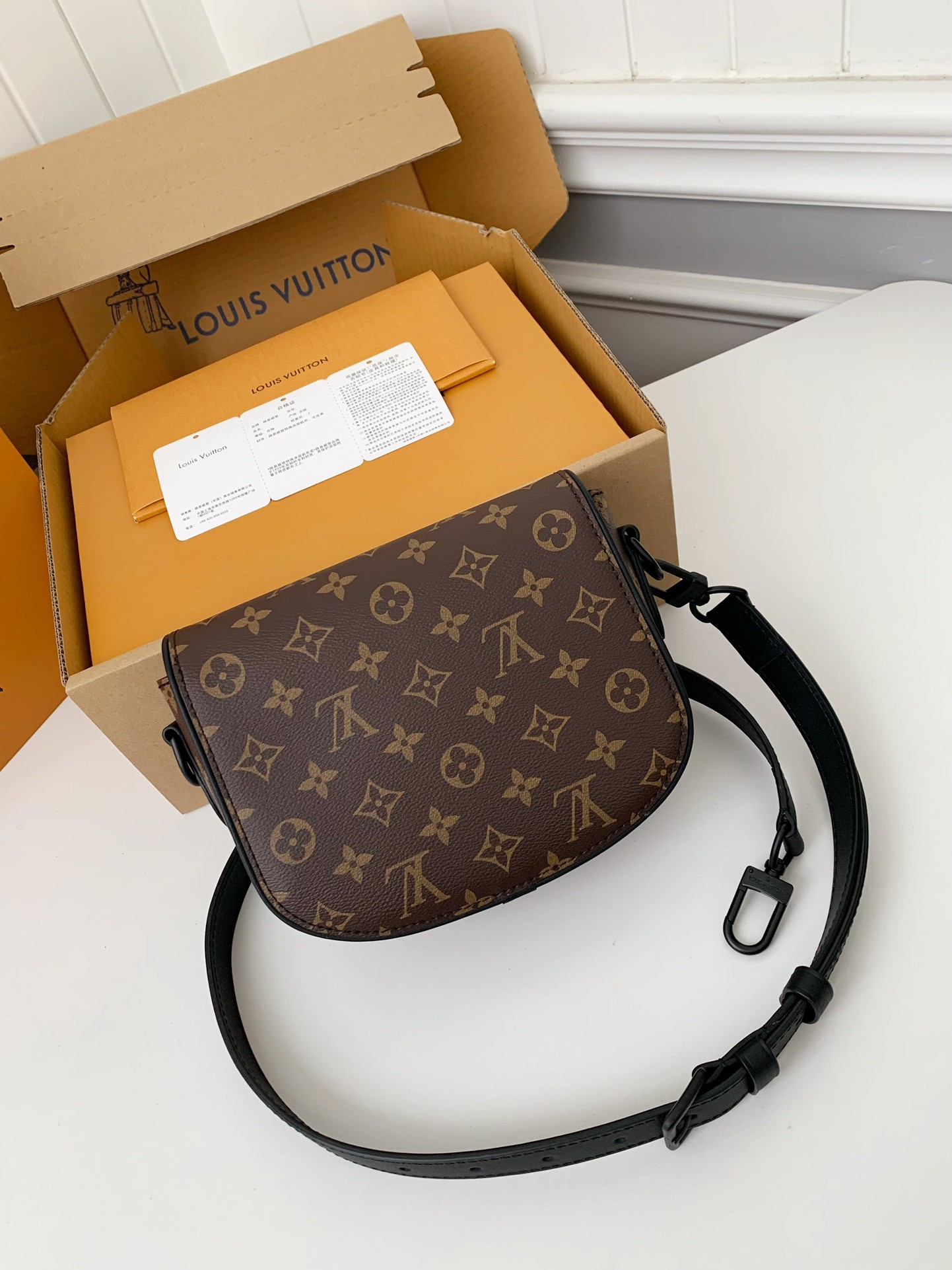 Louis Vuitton New season Montsouris Small Messenger Bag M47060