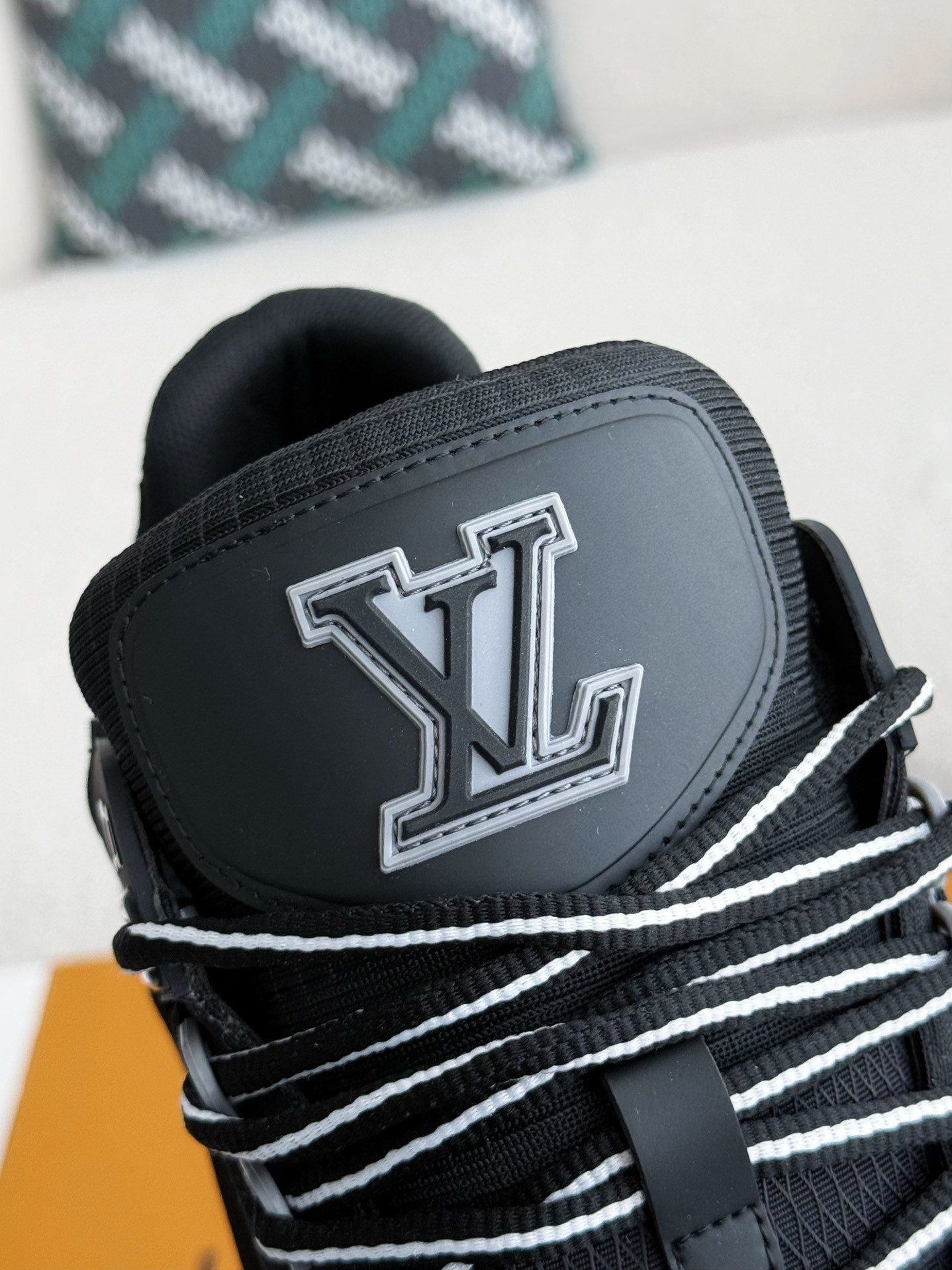 [#3905] LOUIS VUITTON TRAINER SNEAKERS