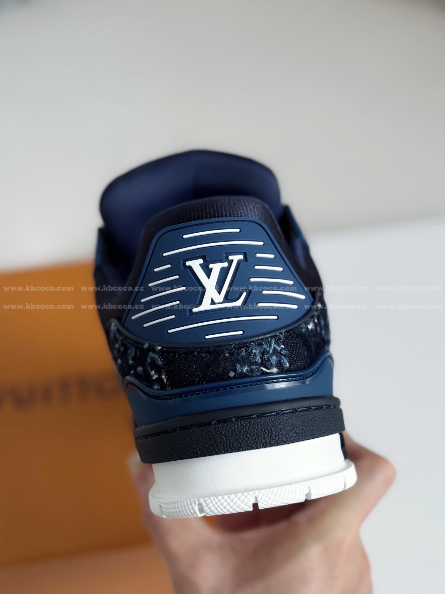 【#5802】 LOUIS VUITTON TRAINER SNEAKERS