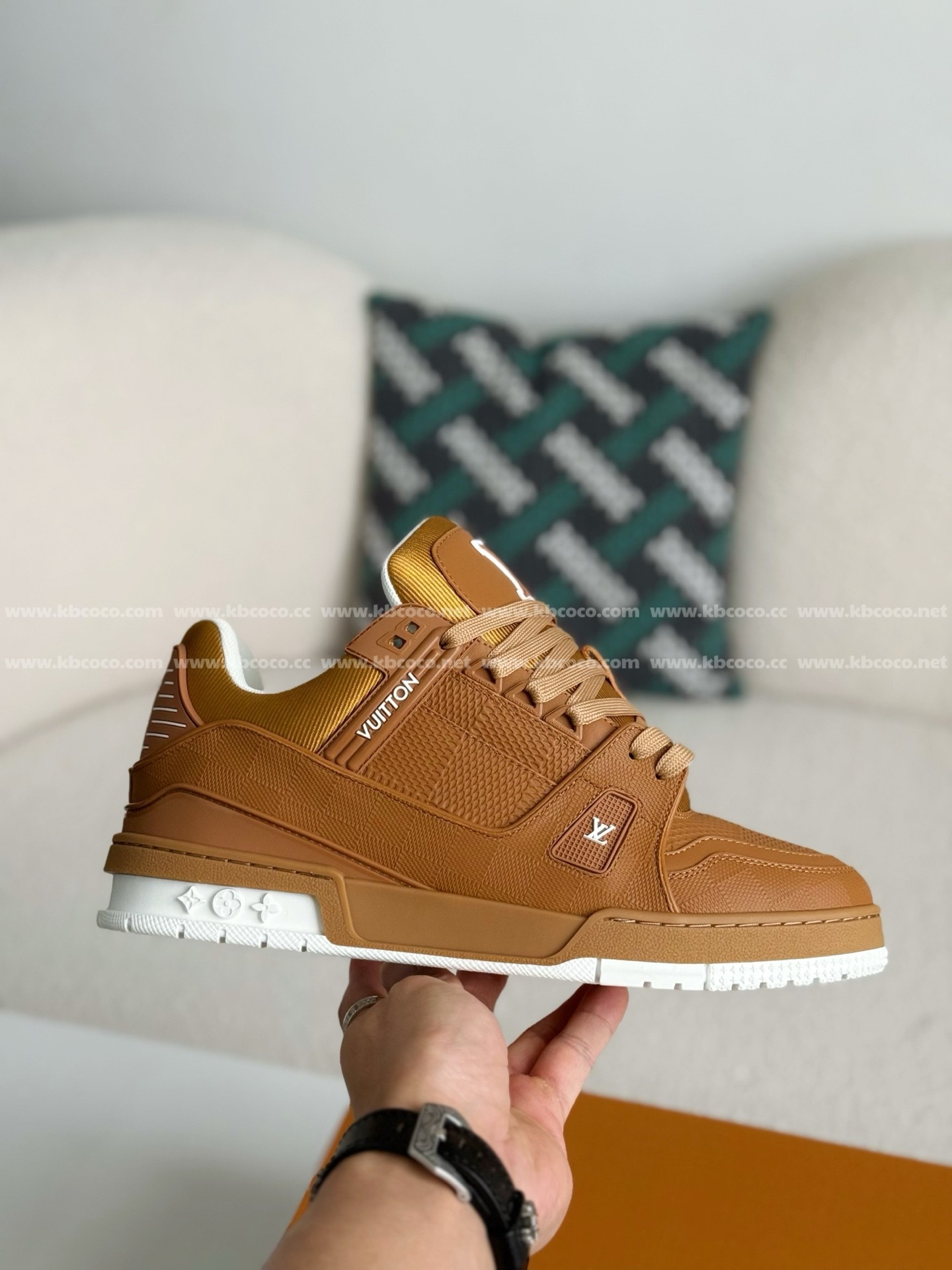 【#5440】 LOUIS VUITTON TRAINER SNEAKERS