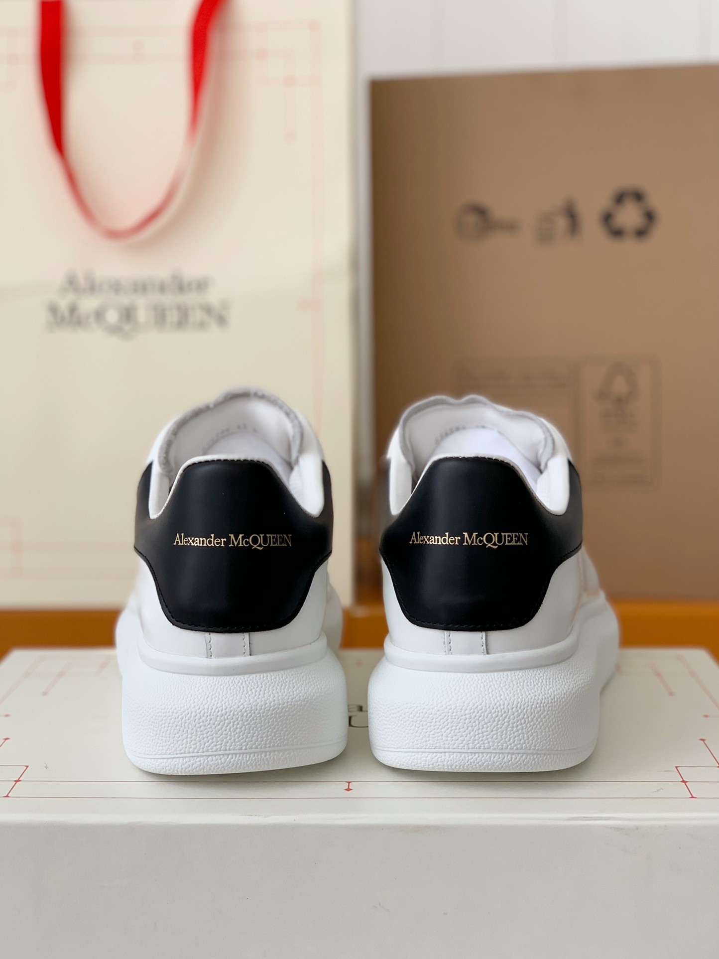 Alexander McQueen versatile Sneakers