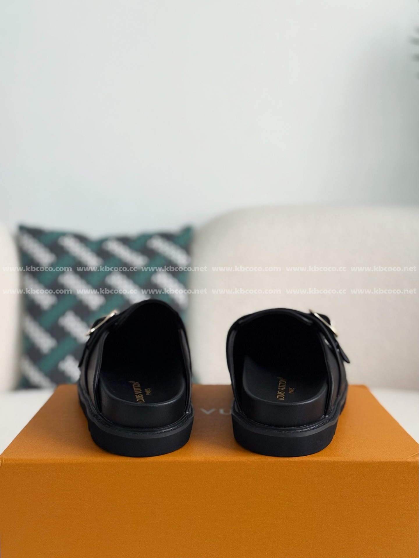 【#5281】 LOUIS VUITTON SANDALS