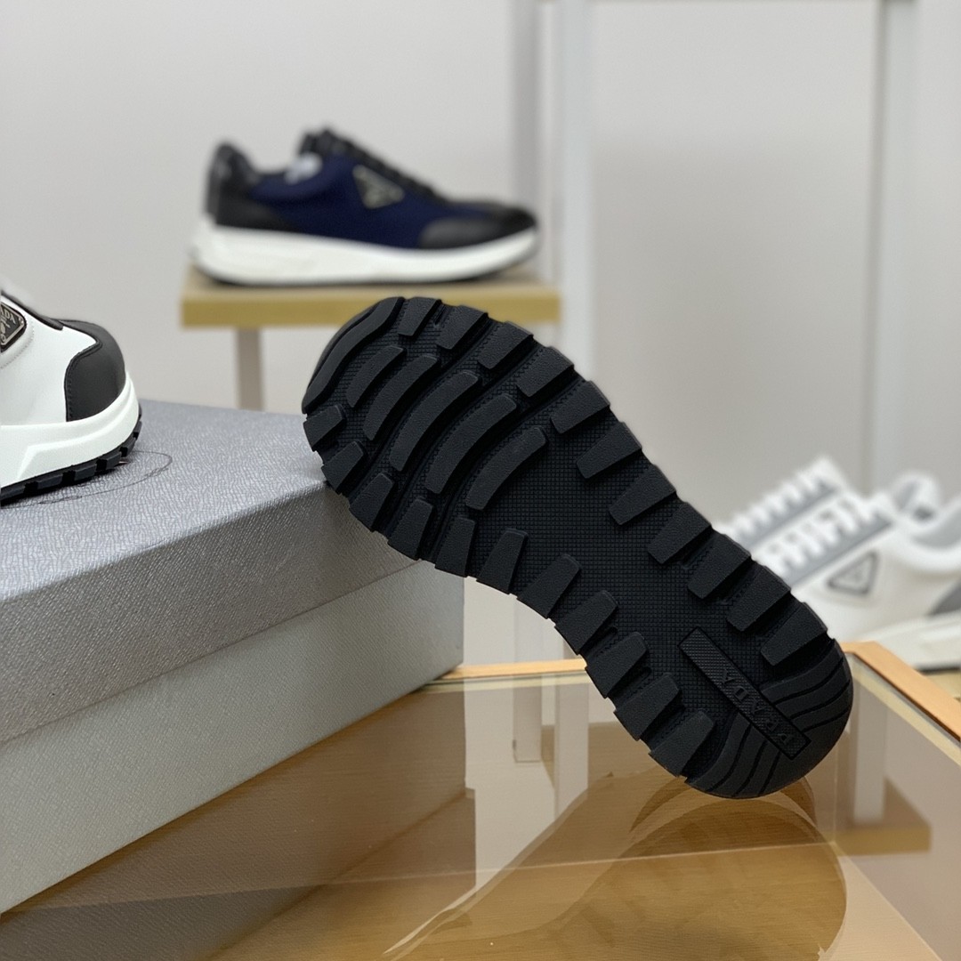 【#629】 Prada Sneakers