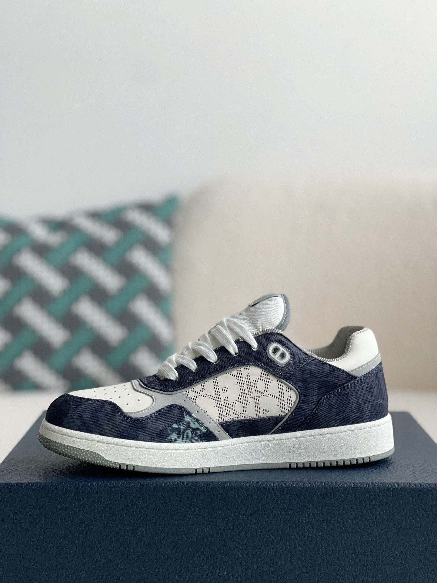 DlOR New B27 Sneaker