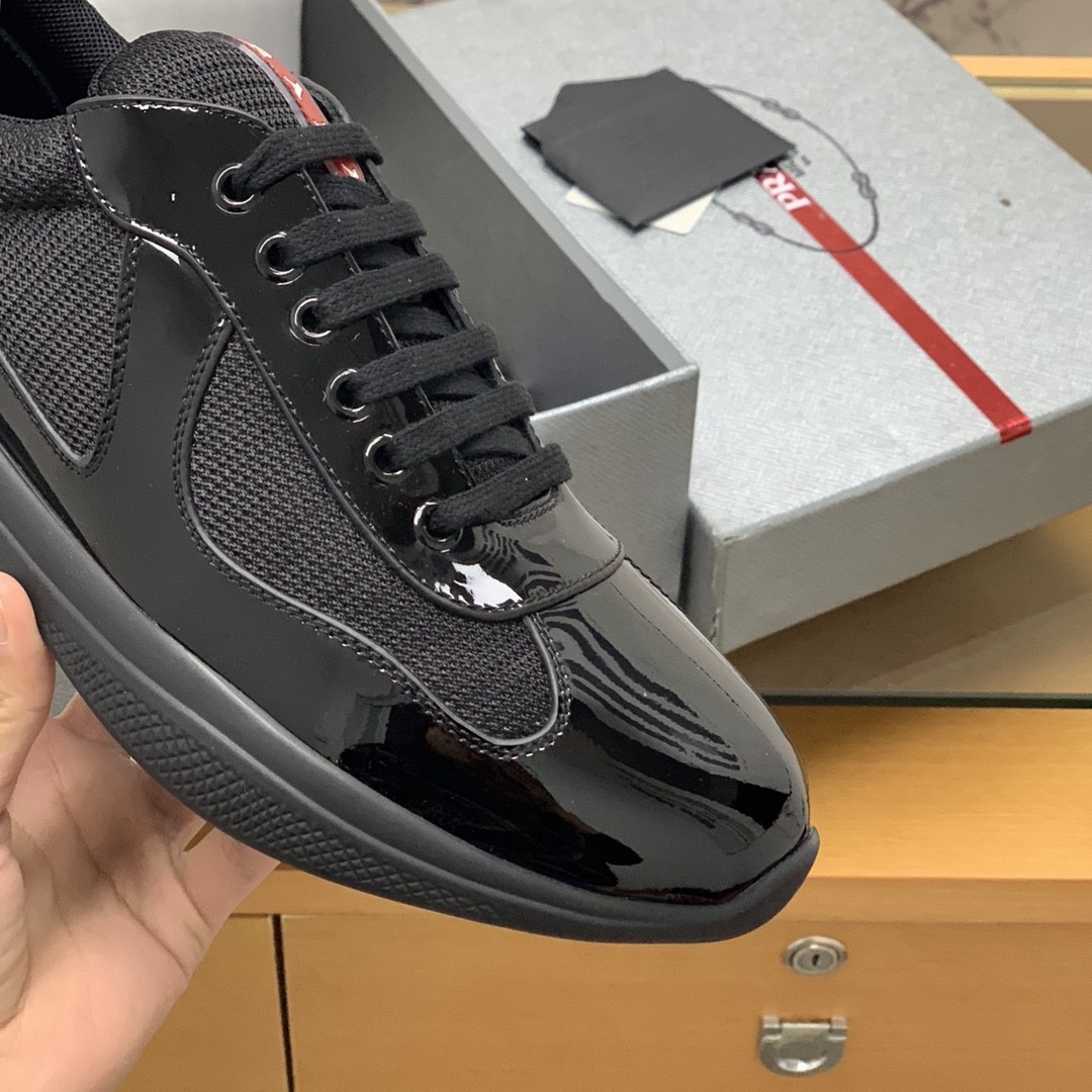 【#609】 Prada Sneakers