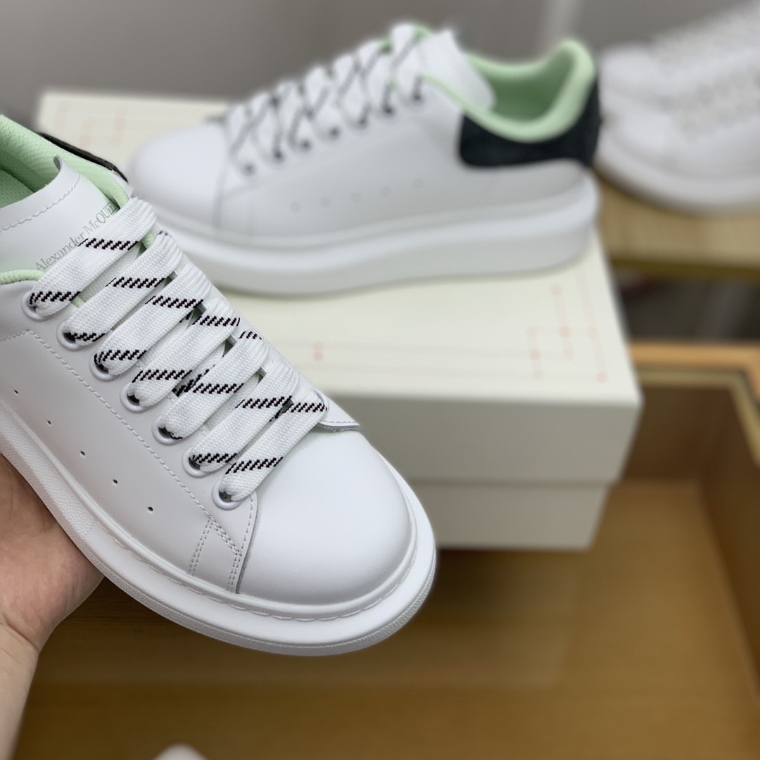 Alexander McQueen MQ dark grey tailSneakers