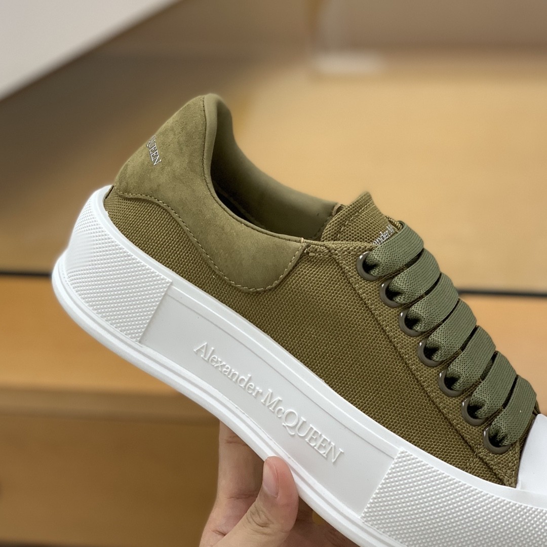 Alexander McQueen MQ olive green velvet tail Sneakers