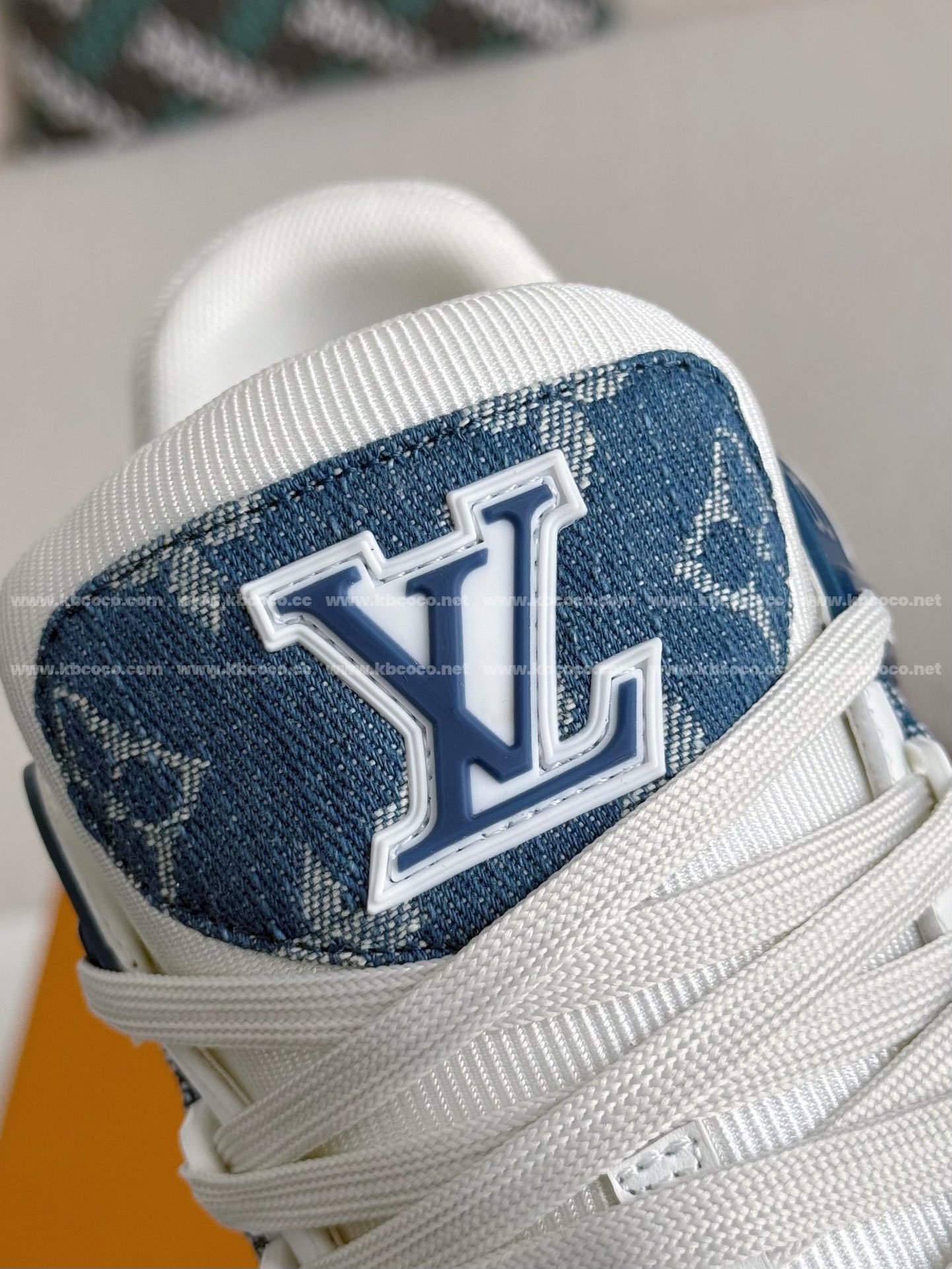 【#4115】 LOUIS VUITTON RUNNER TATIC SNEAKERS