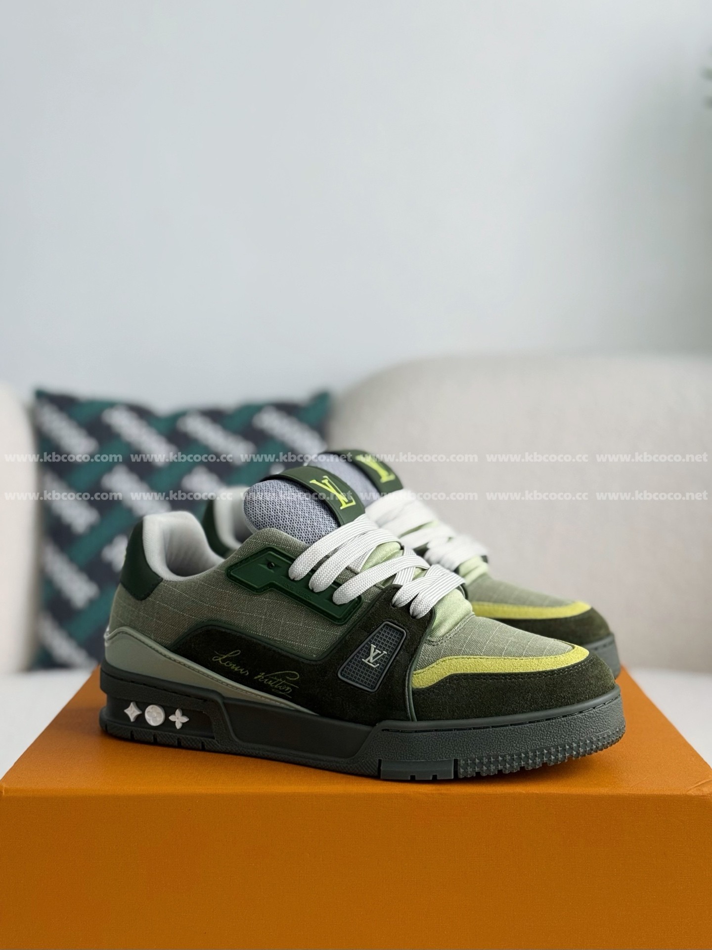 【#5280】 LOUIS VUITTON TRAINER SNEAKERS