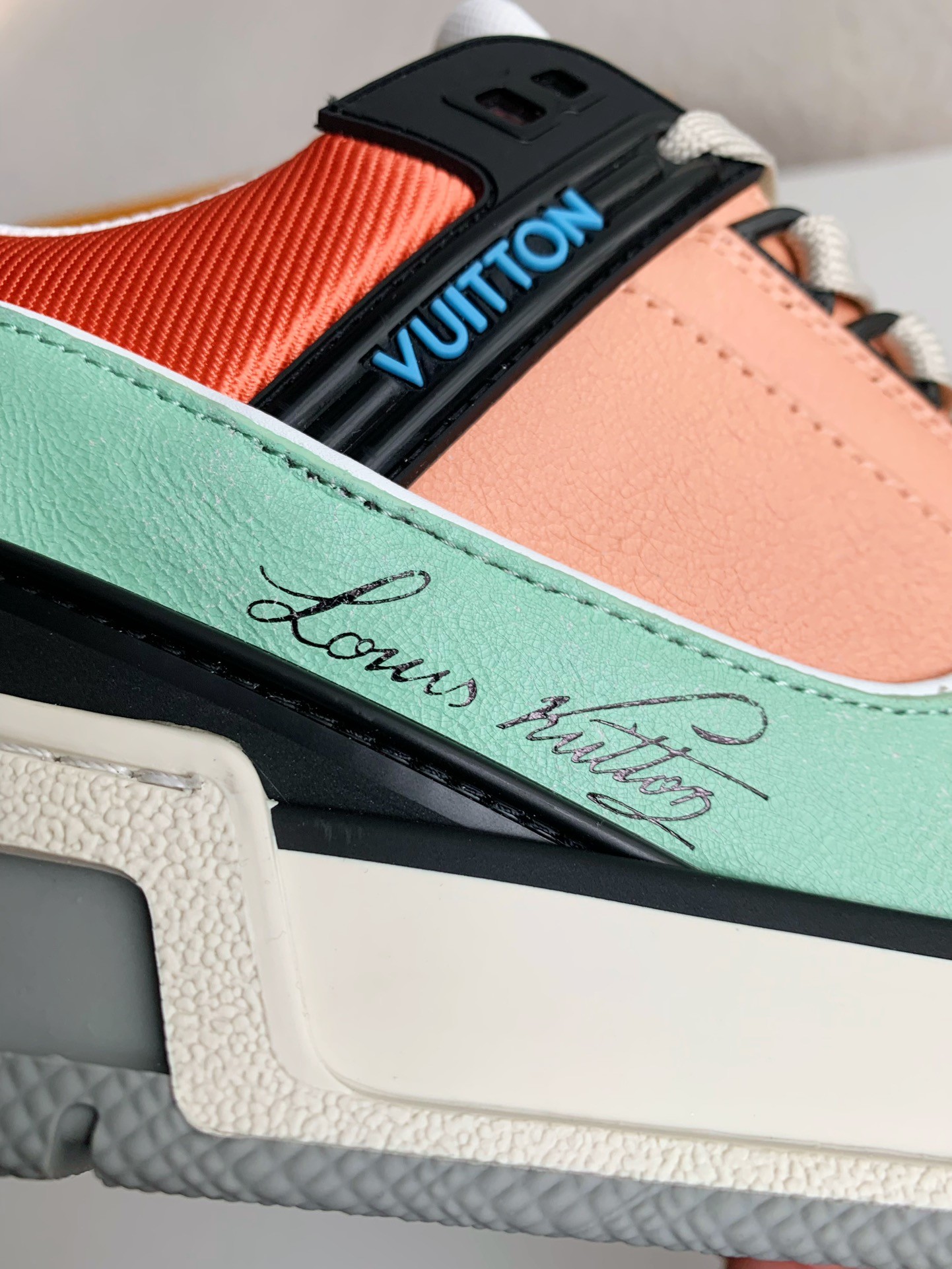 【#2814】 LOUIS VUITTON TRAINER Sneakers