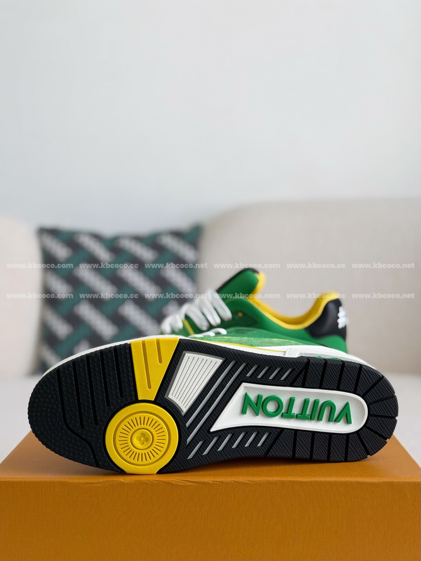 【#4035】 LOUIS VUITTON TRAINER SNEAKERS