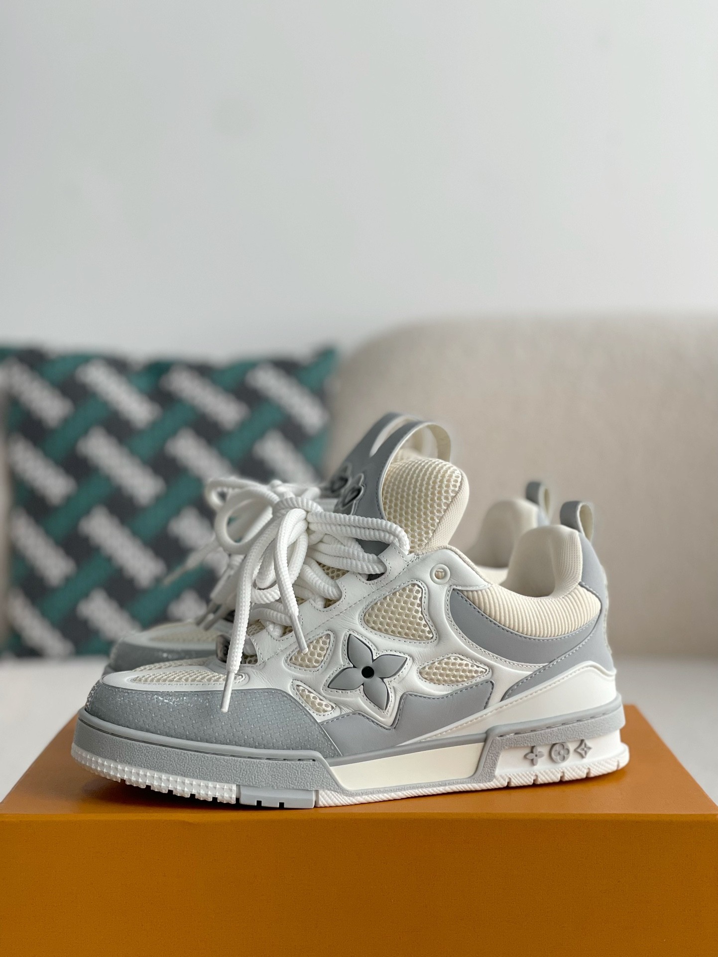 LOUIS VUITTON TRAINER SNEAKERS