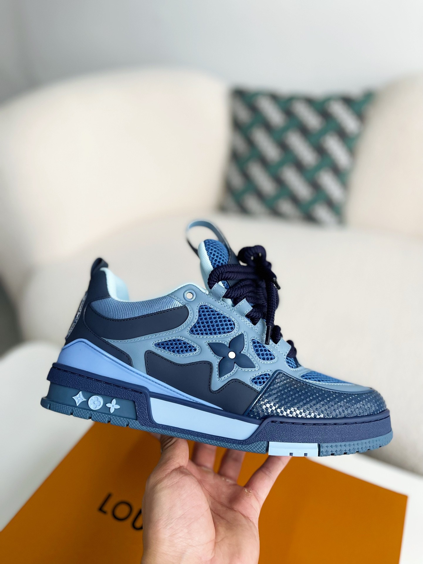 LOUIS VUITTON RUNNER TATIC sneaker