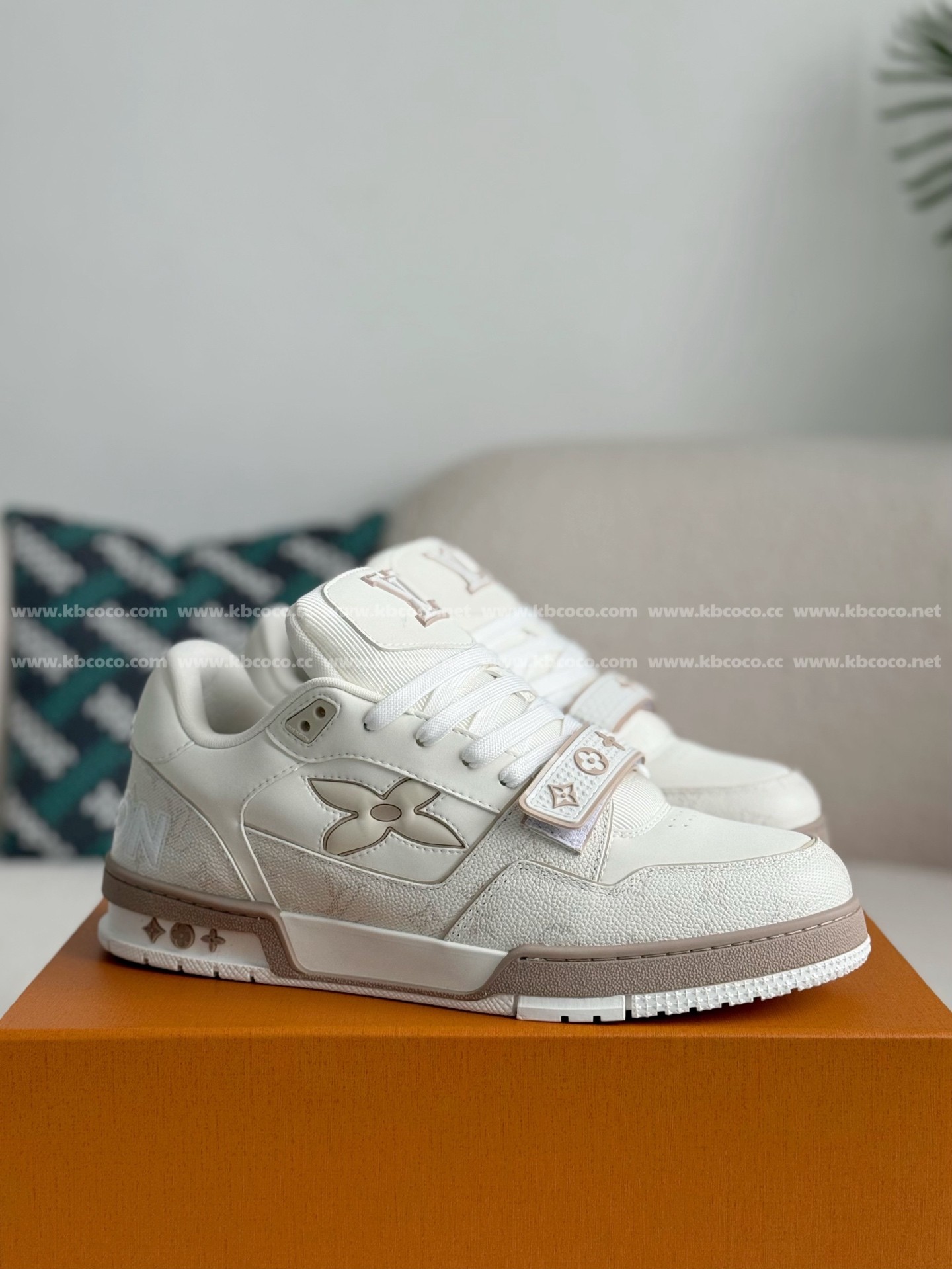 【#5438】 LOUIS VUITTON TRAINER SNEAKERS