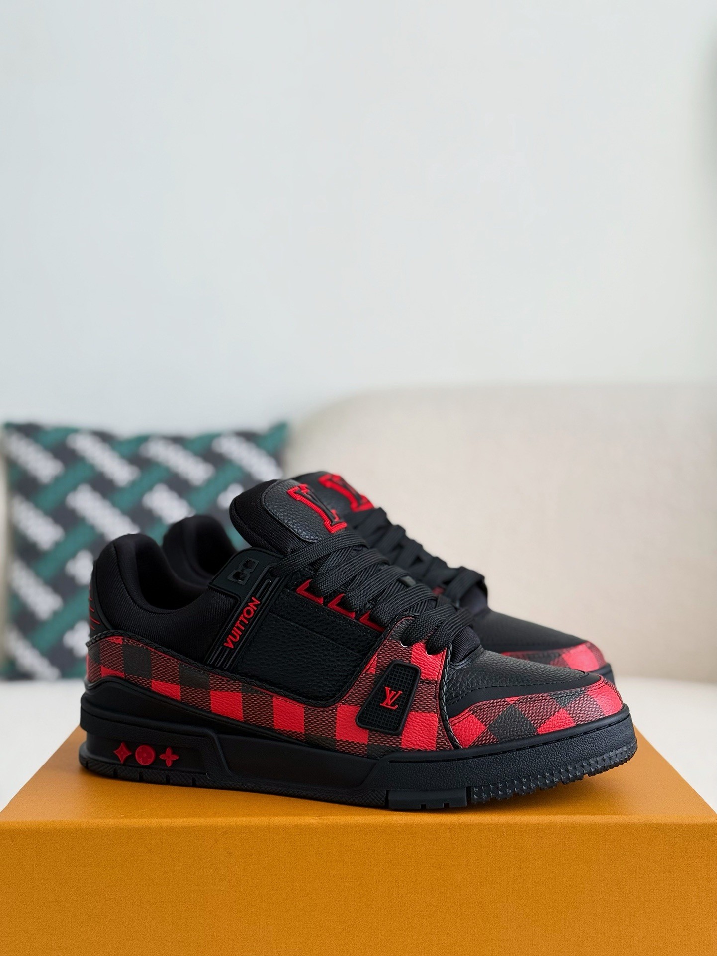 「#3922」 LOUIS VUITTON TRAINER SNEAKERS