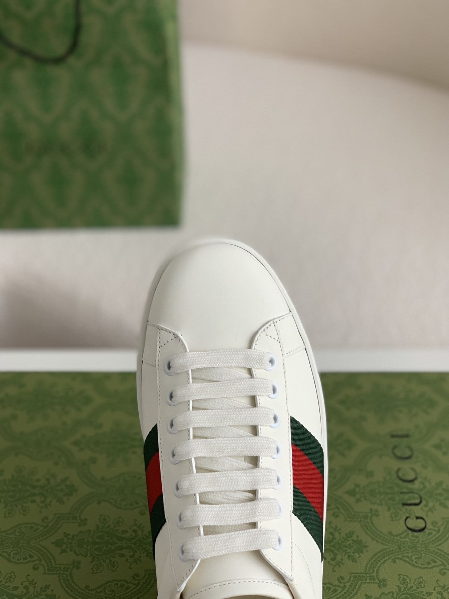 Gucci sneakers Support chip phone sensing