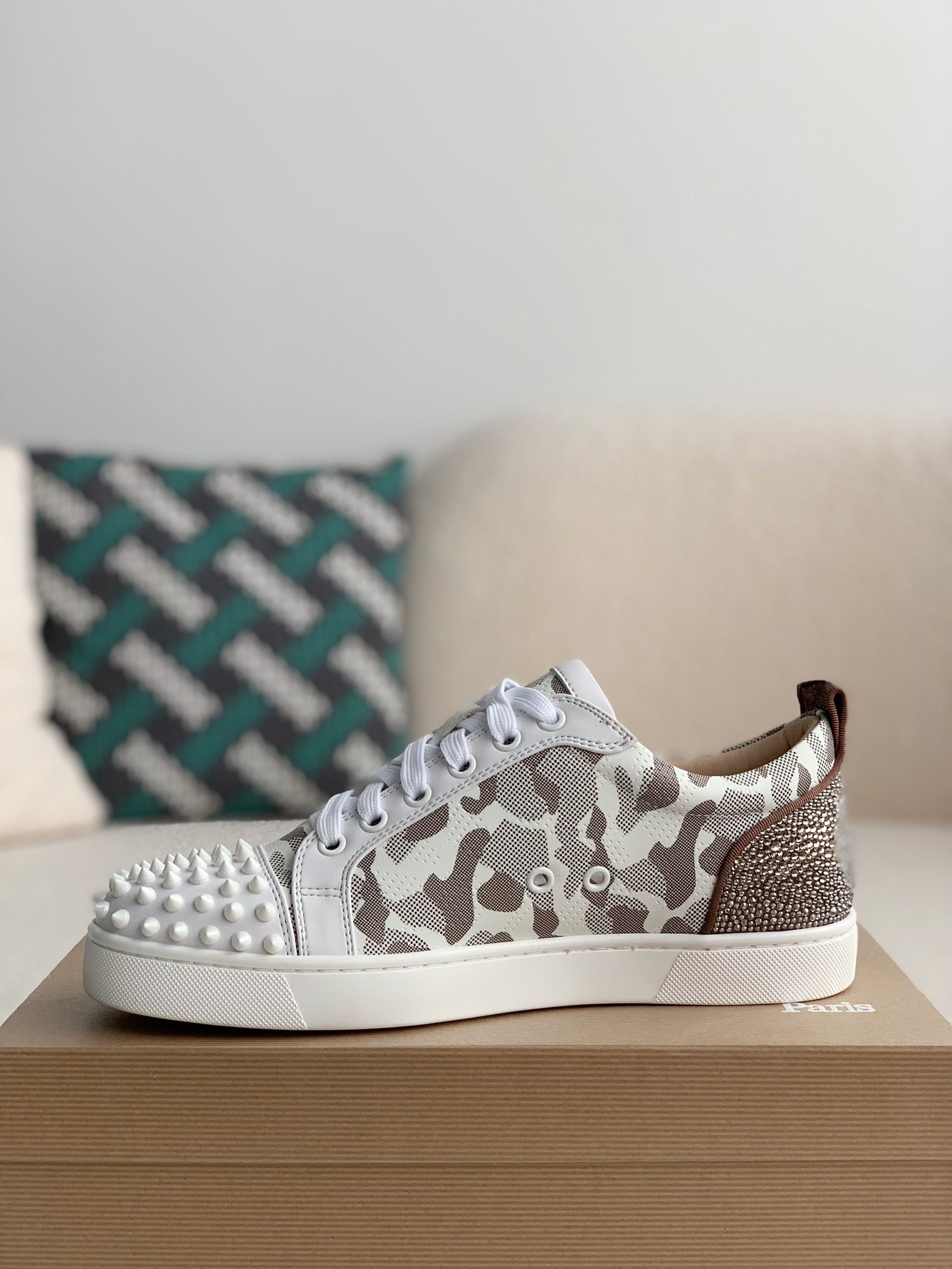 【#2261】Christian Louboutin Sneakers