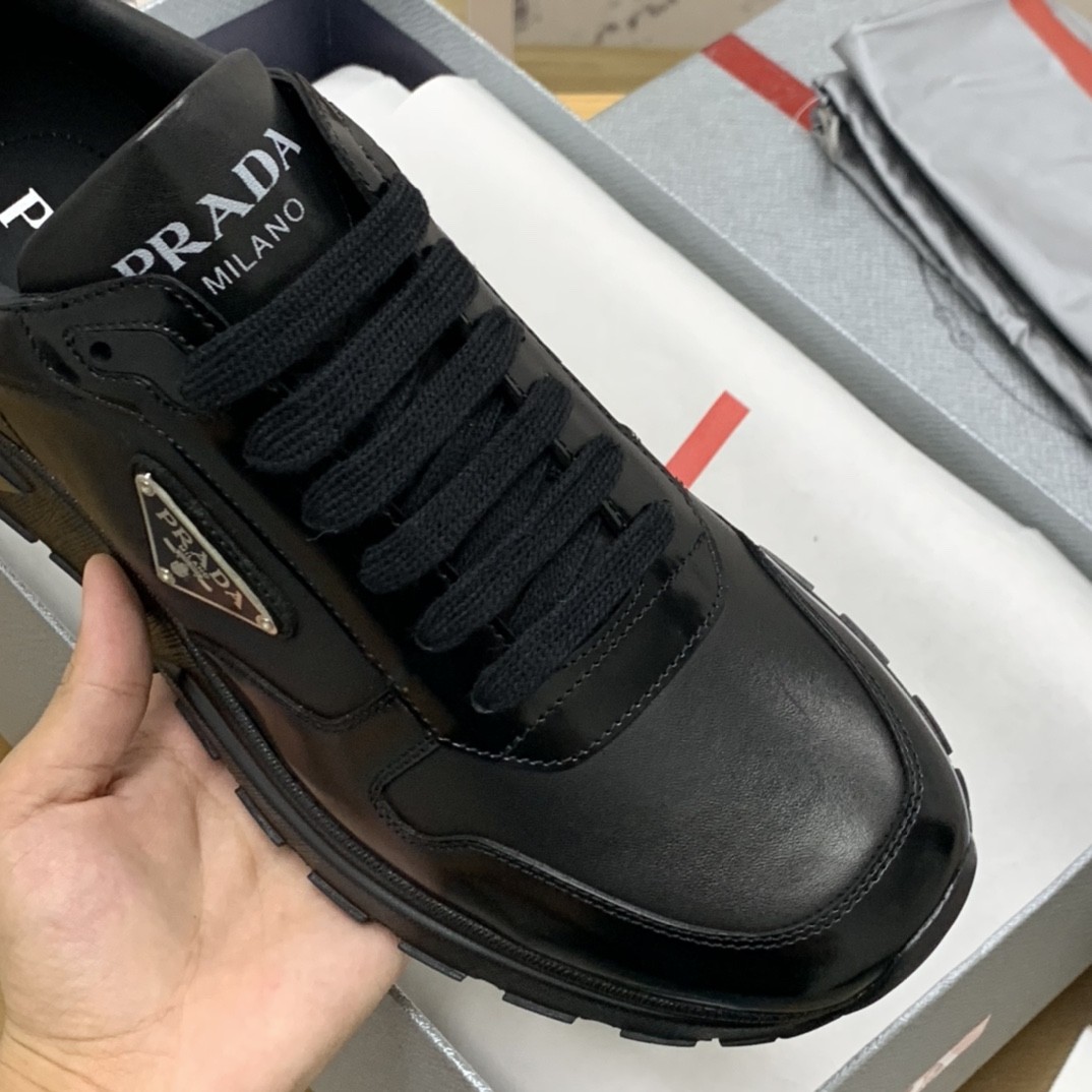 【#628】 Prada Sneakers