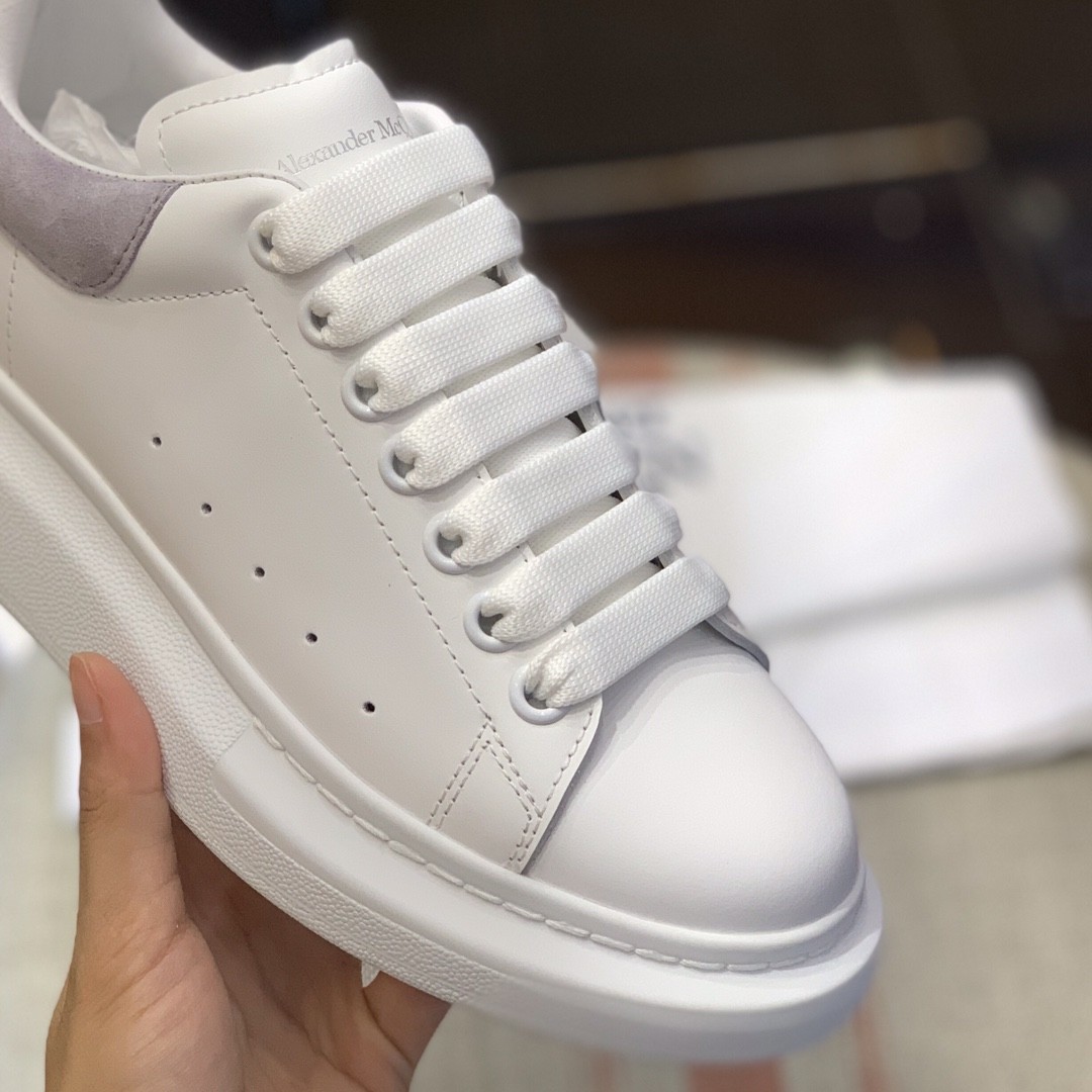 Alexander McQueen MQ Light gray velvet tail Sneakers