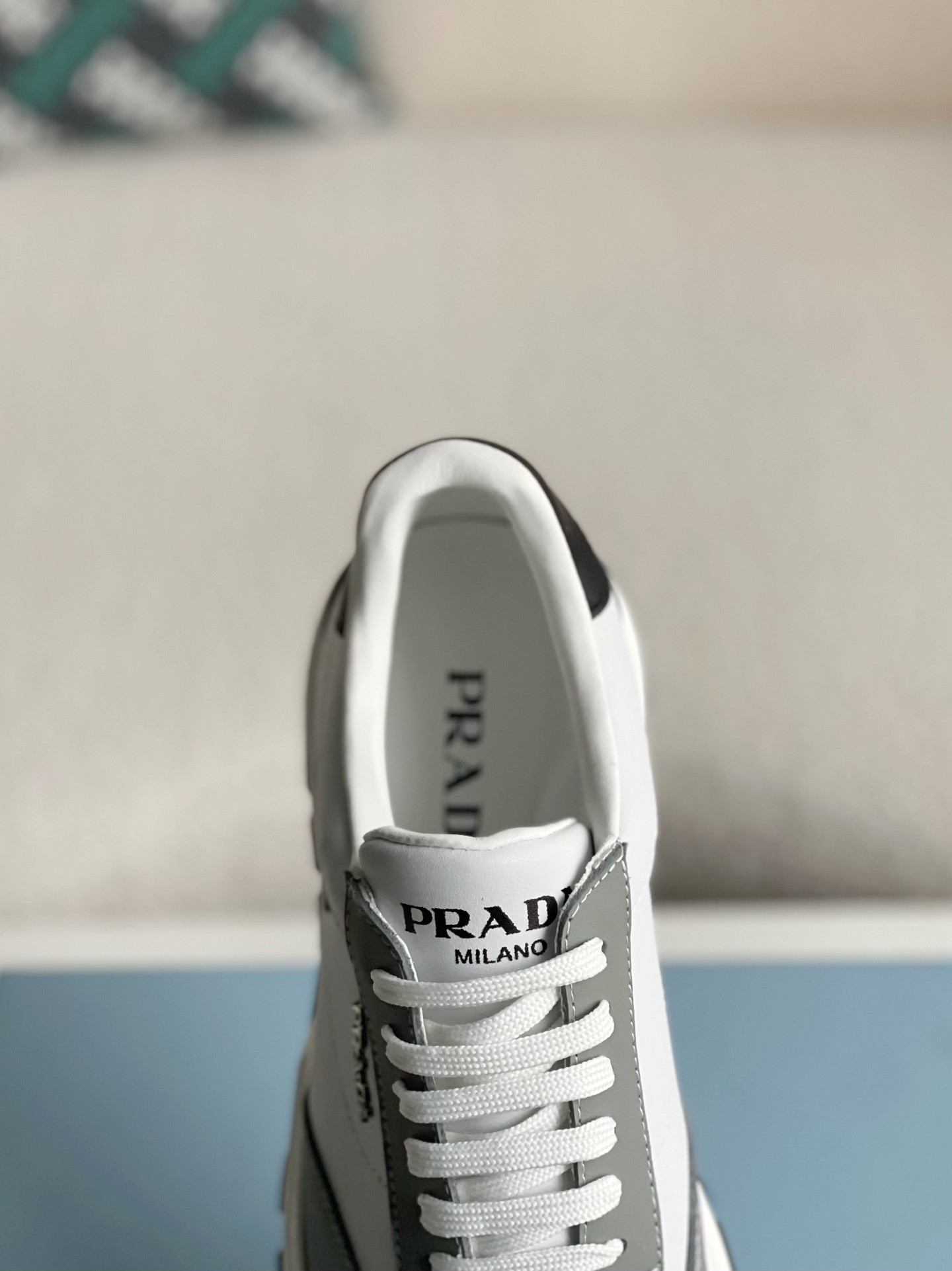 【#617】 Prada Sneakers