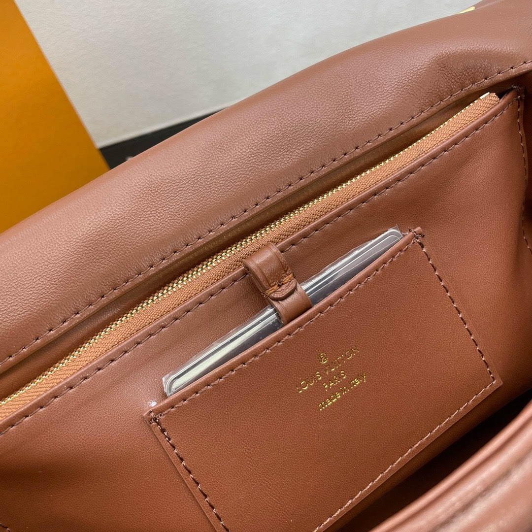 LOUIS VUITTON GO-14 GM