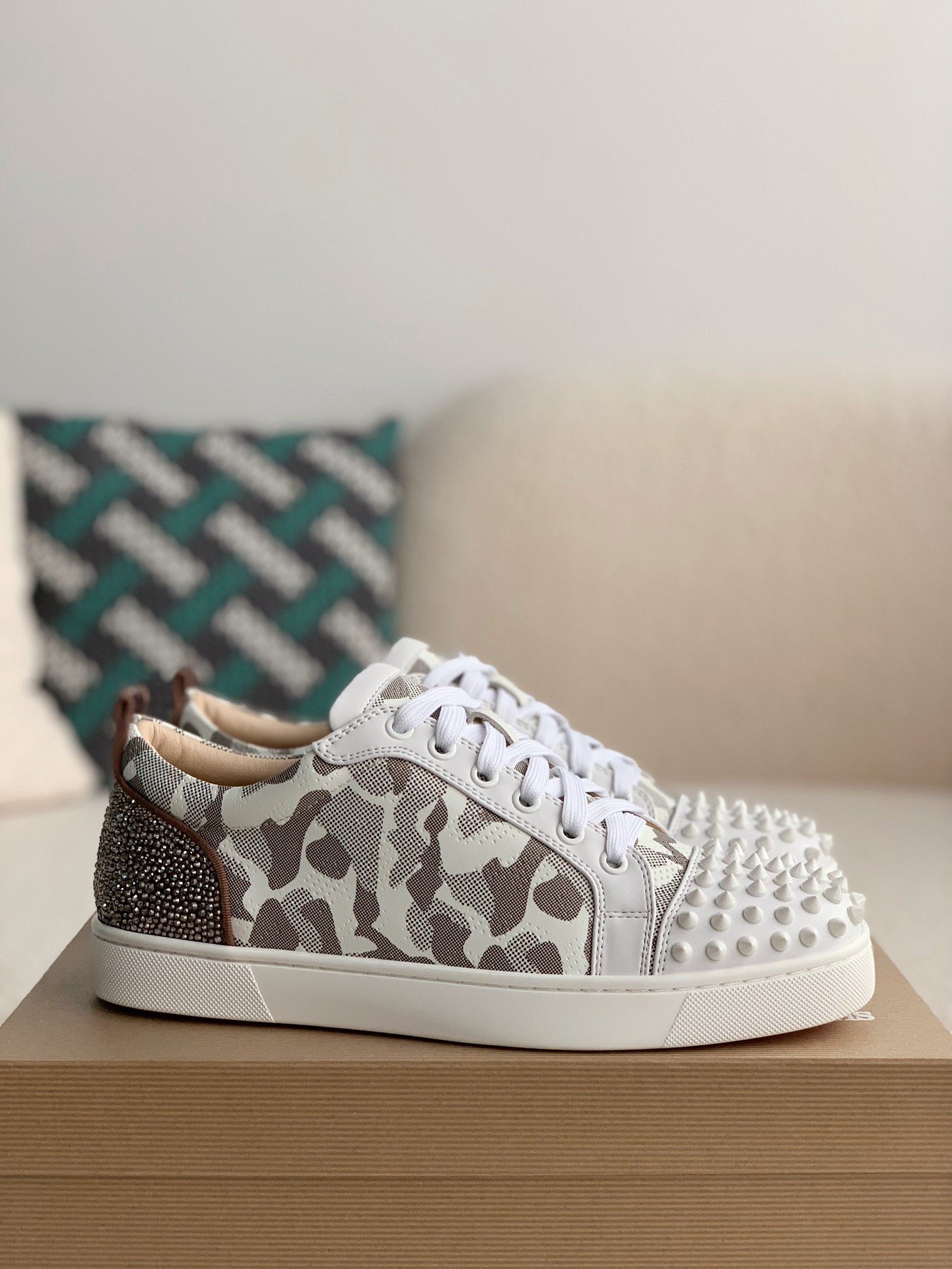 【#2261】Christian Louboutin Sneakers