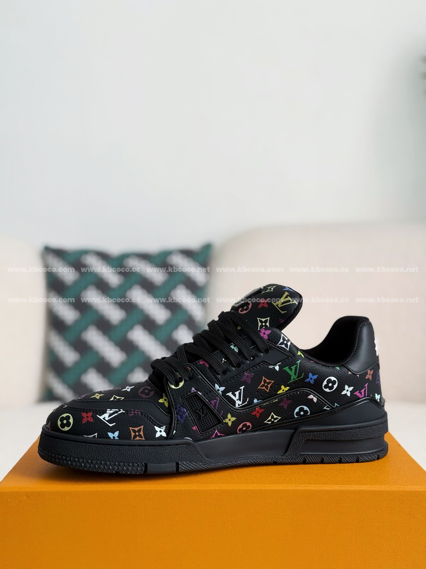 【#4230】 LOUIS VUITTON SNEAKERS