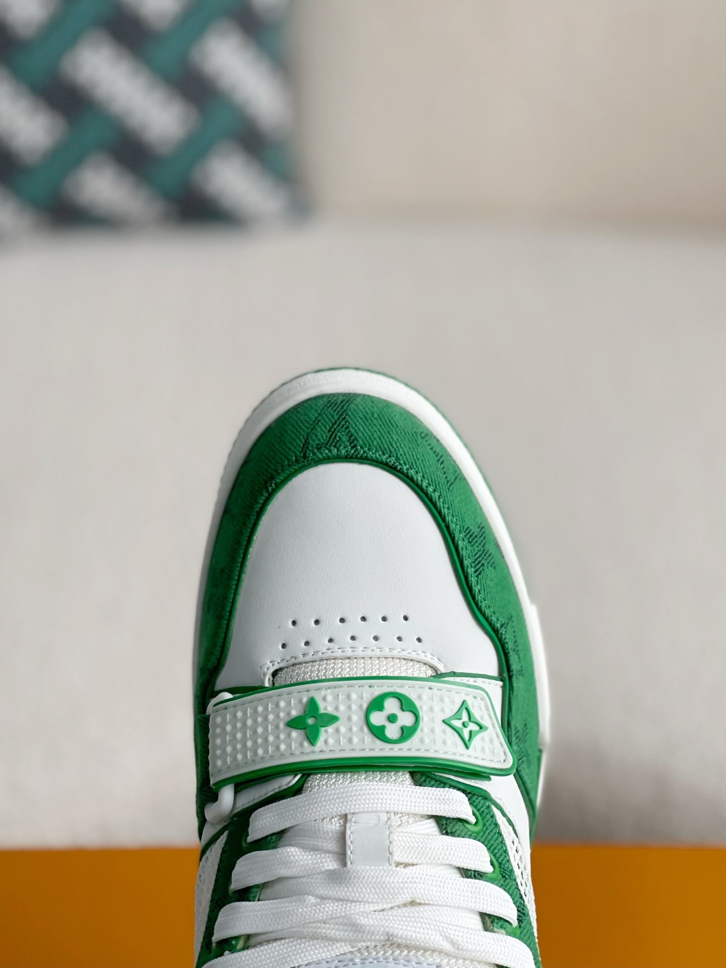 LOUIS VUITTON SNEAKERS