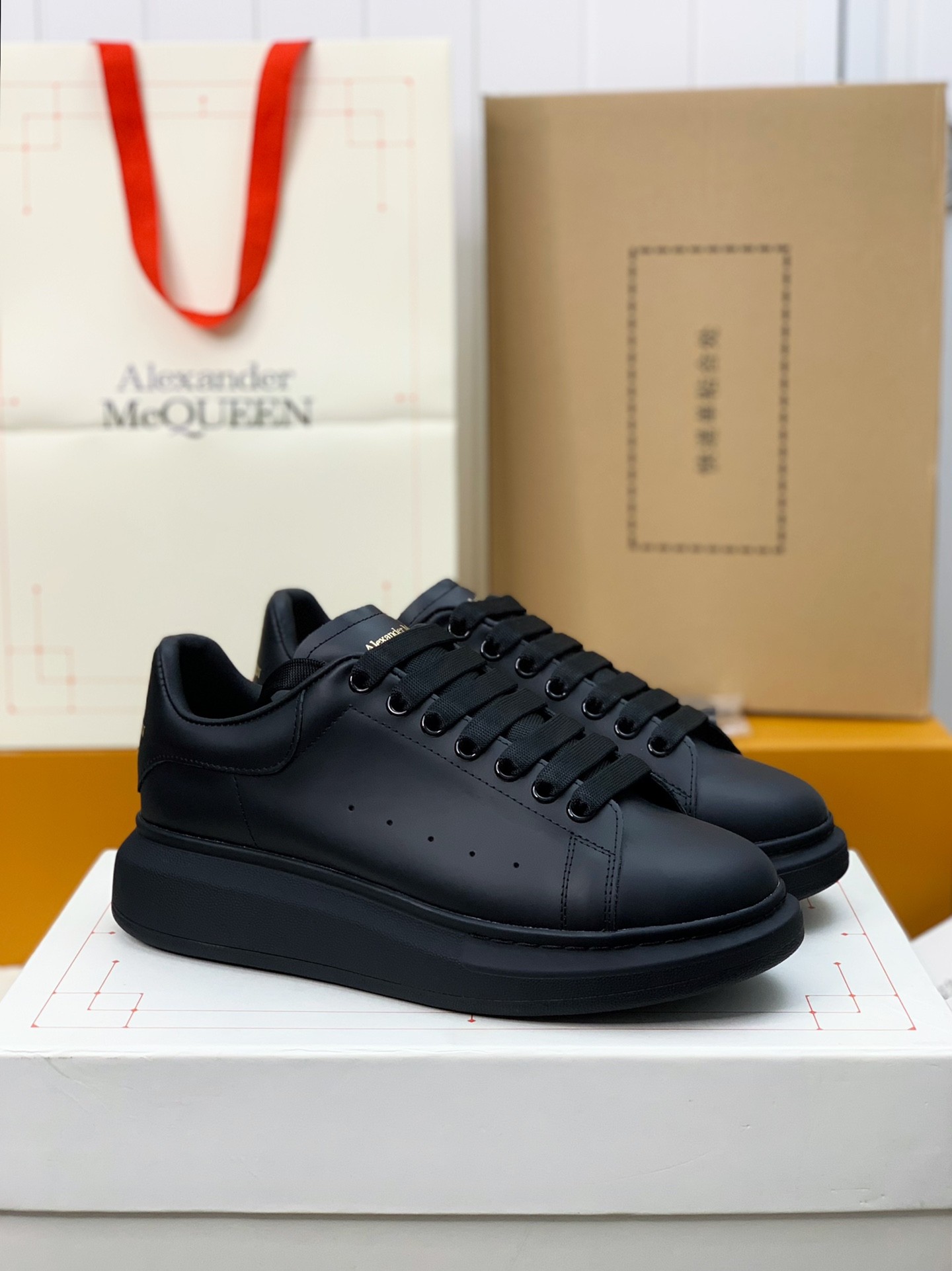 Alexander McQueen versatile Sneakers